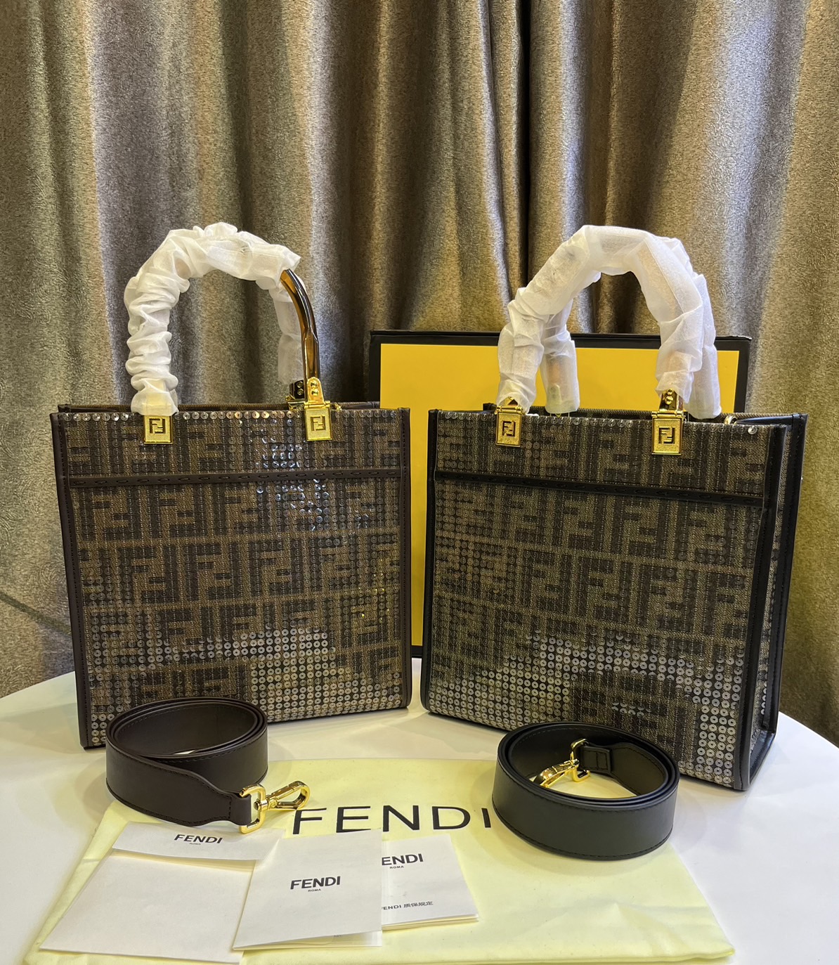 FENDI Sunshine jacquard FF sequins shopper / Fendi Tote bag 25cm พร้อมส่ง กระเป๋าสะพายทรงโท้ท ปักเลื่อมแวววาว รุ่นใหม่ สวยหรู **สินค้าเกรดออริจินอล 1:1 สลับแท้