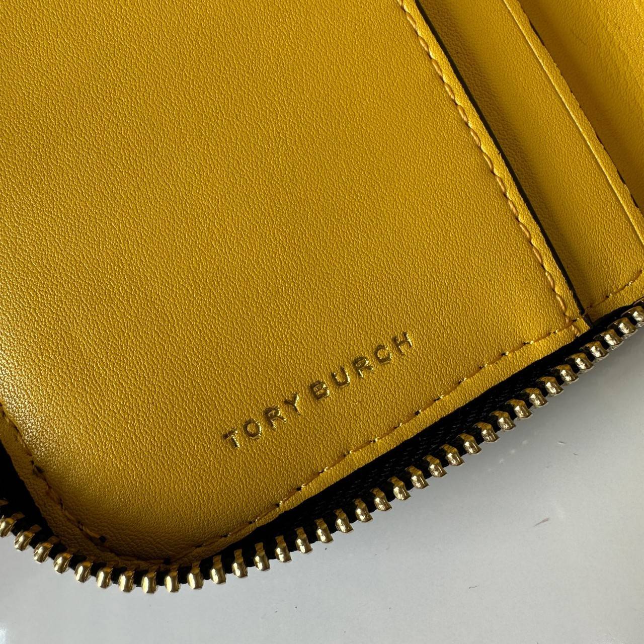 TORY BURCH T MONOGRAM JACQUARD ZIP CONTINENTAL WALLET 79383 กระเป๋าสตางค์ผ้าแคนวาสลายโมโนแกรมตัว T