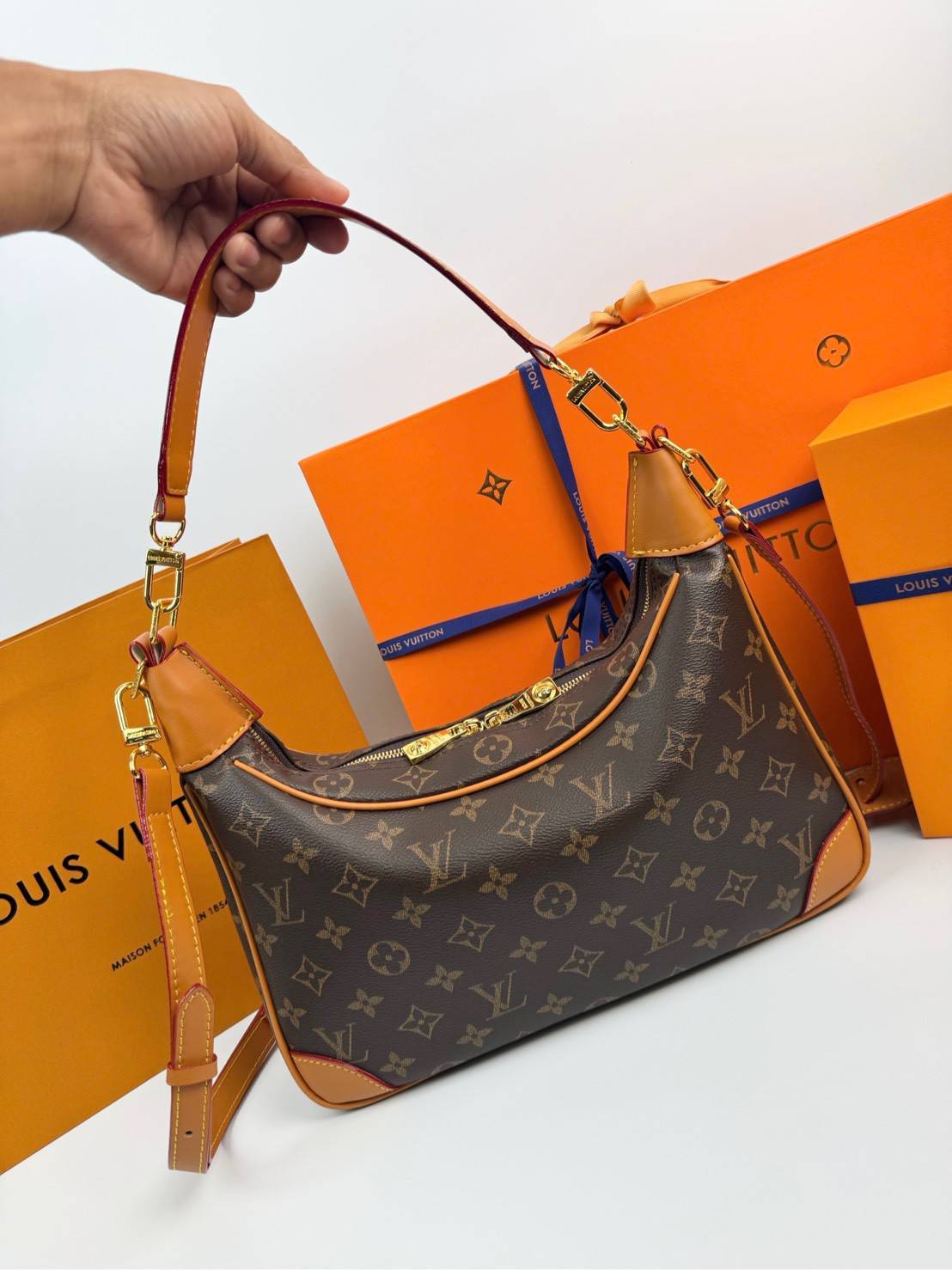 ORI หนังแท้ | LV Boulogne Hobo Bag 30 M14196 น้องใหม่พร้อมแล้ว…mom and dad พร้อมมั้ยค๊าา!! กับกระเป๋าสะพายทรงโฮโบขนาดใหม่ ไซส์ใหญ่ขึ้นเอาใจแม่ที่มีของใส่น้องเยอะๆ ดีไซน์สุดคลาสสิครุ่นสุดปัง