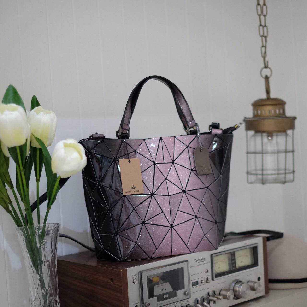 ใหม่ ล่าสุด Mix shade colors !! Tone สี Limited พิเศษที่ สวยไม่ซ้ำใคร แถมยังลาย หายาก ❤️ปรับทรงได้ 2 แบบ น่ารักมาก ค่า ( เนื่องจากสีเฟด ดังนั้นแต่ละใบลายสีอาจจะมีความแตกต่างกัน ) แต่ยังคงสวย แน่นอนค่า 👉🏻👉🏻กระเป๋า จาก