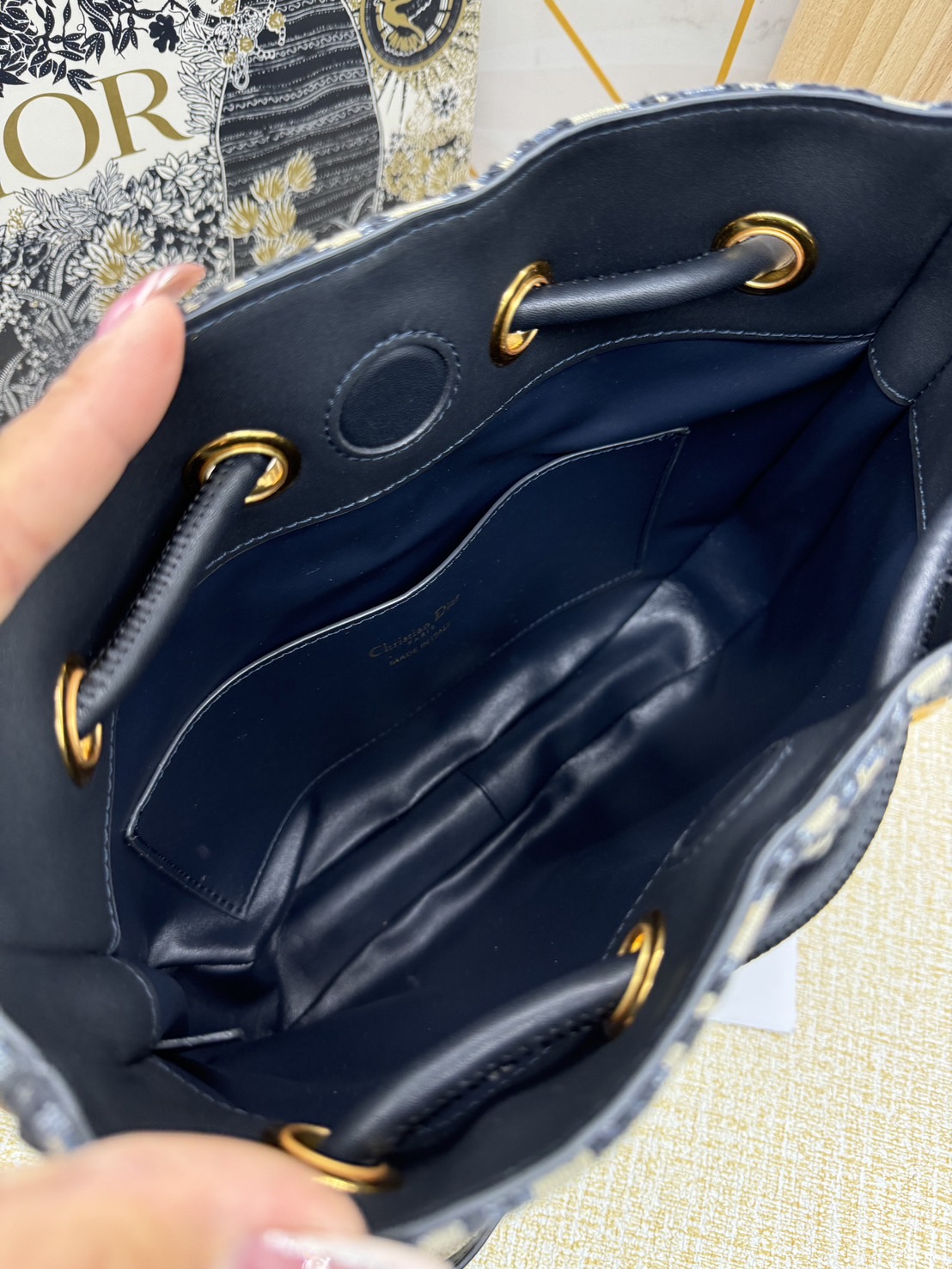 Medium DIOR Nolita Bag Blue Dior Oblique Jacquard รุ่นใหม่ กระเป๋าสะพายทรงโท้ท สวยเรียบหรู ถือได้ สะพายยาวได้ เกรดออริ 1:1