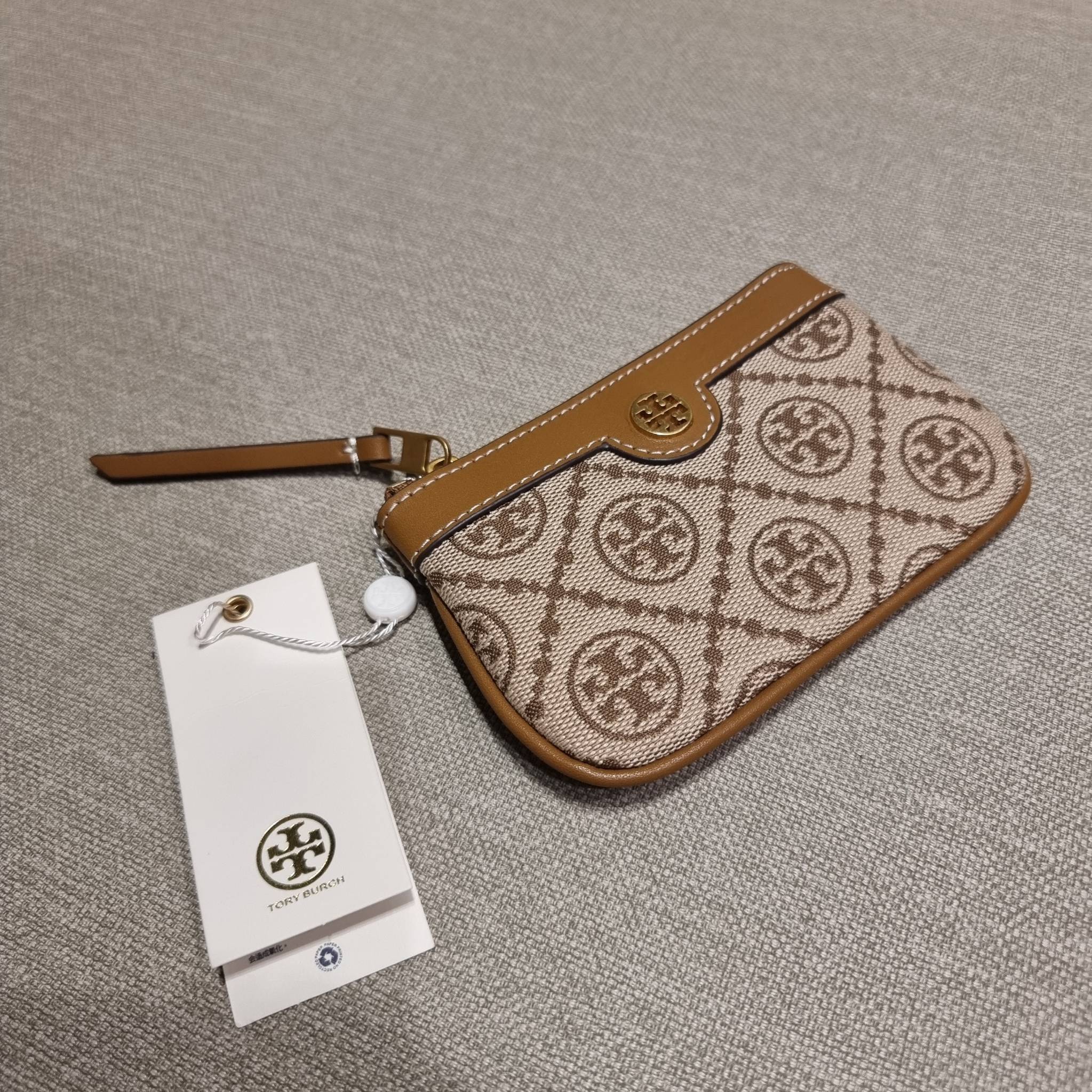 TORY BURCH T MONOGRAM CARD CASE KEY RING ใหม่ล่าสุด กับกระเป๋าเอนกประสงค์สำหรับถนอมบัตร น่ารัก คิ้วท์ๆ ใบจริงน่าใช้มาก