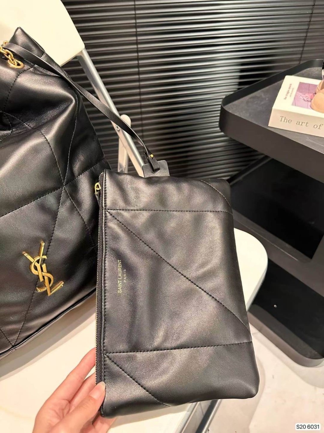 YSL JAMIE 4.3 POCHON / YSL TOTE BAG กระเป๋าสะพายทรงโท้ทใบใหญ่รุ่นใหม่ งานหนังเรียบเต็มใบ สัมผัสหนังนุ่มลื่นสวยหรู รูปทรงใช้งานง่าย