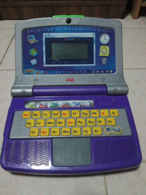 Fisher-Price Fun-2-Learn Color Flash Laptop ของเล่นมือสอง