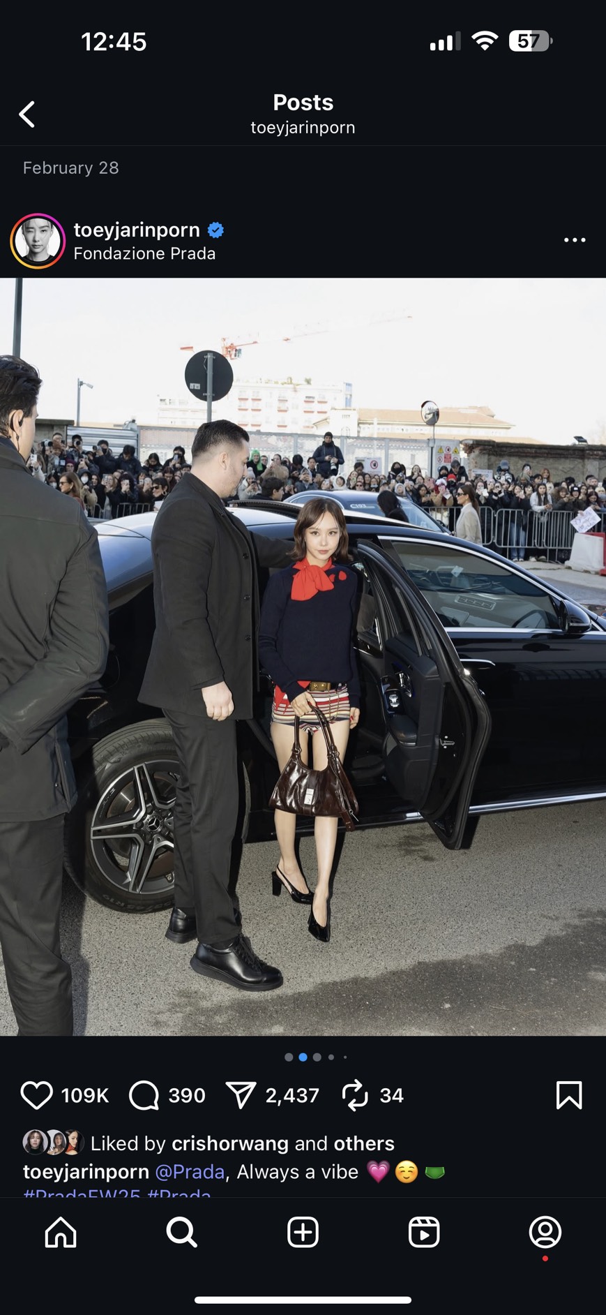 TOP ORI หนังแท้ | เกรดดีสุด PRADA Medium leather tote bag / pradahobo กระเป๋าสะพายทรงโฮโบ คลาสสิคหนังเงาสวยหรูดูแพง ใบใหญ่กำลังดี ดีไซน์ใหม่ล่าสุด ภายในโล่งกว้าง จุของได้สบายๆ