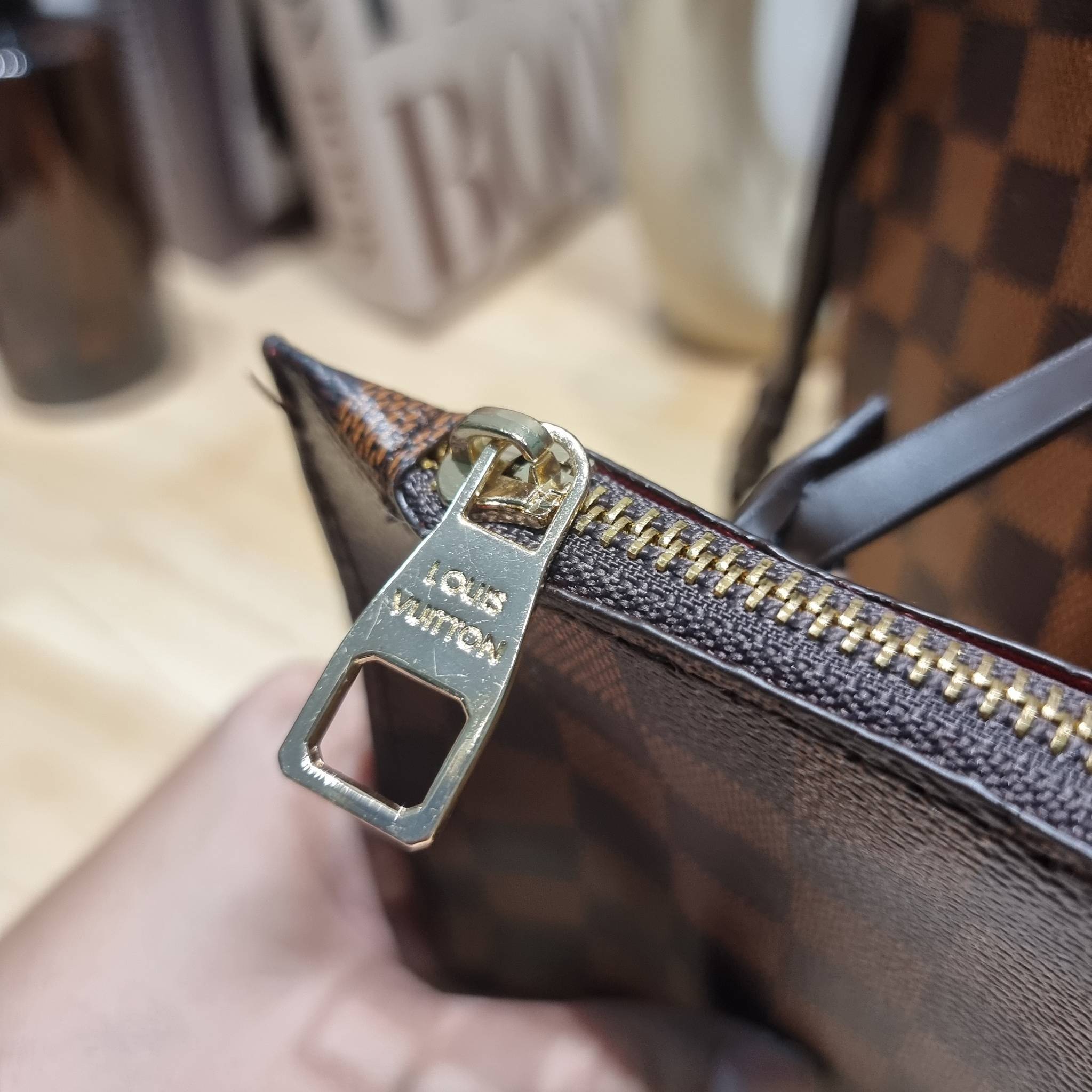 LV Neverfull Monogram / LV 2IN1 TOTE SET กระเป๋าสะพายไหล่ใบใหญ่ทรง tote มาพร้อมใบลูก คลาสสิคที่สุด เป็นอีกรุ่นที่มีคนใช้กันทั่วบ้านทั่วเมือง ฮิตแบบไม่ต้องพูดเยอะ