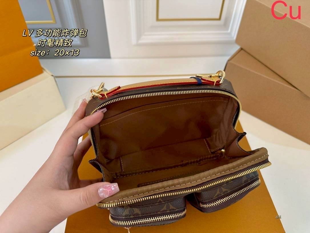 LV Utility Crossbody Bag Monogram Canvas กระเป๋าสะพายดีไซน์วินเทจ ขนาดกำลังดี พร้อมพ็อกเก็ตหน้าคู่สะดวกใช้งาน ปรับเปลี่ยนสะพายได้หลายแบบสะพายข้าง/คาดอกได้ เท่มากๆ เป็น unisex ใช้ได้ทั้งชายหญิง