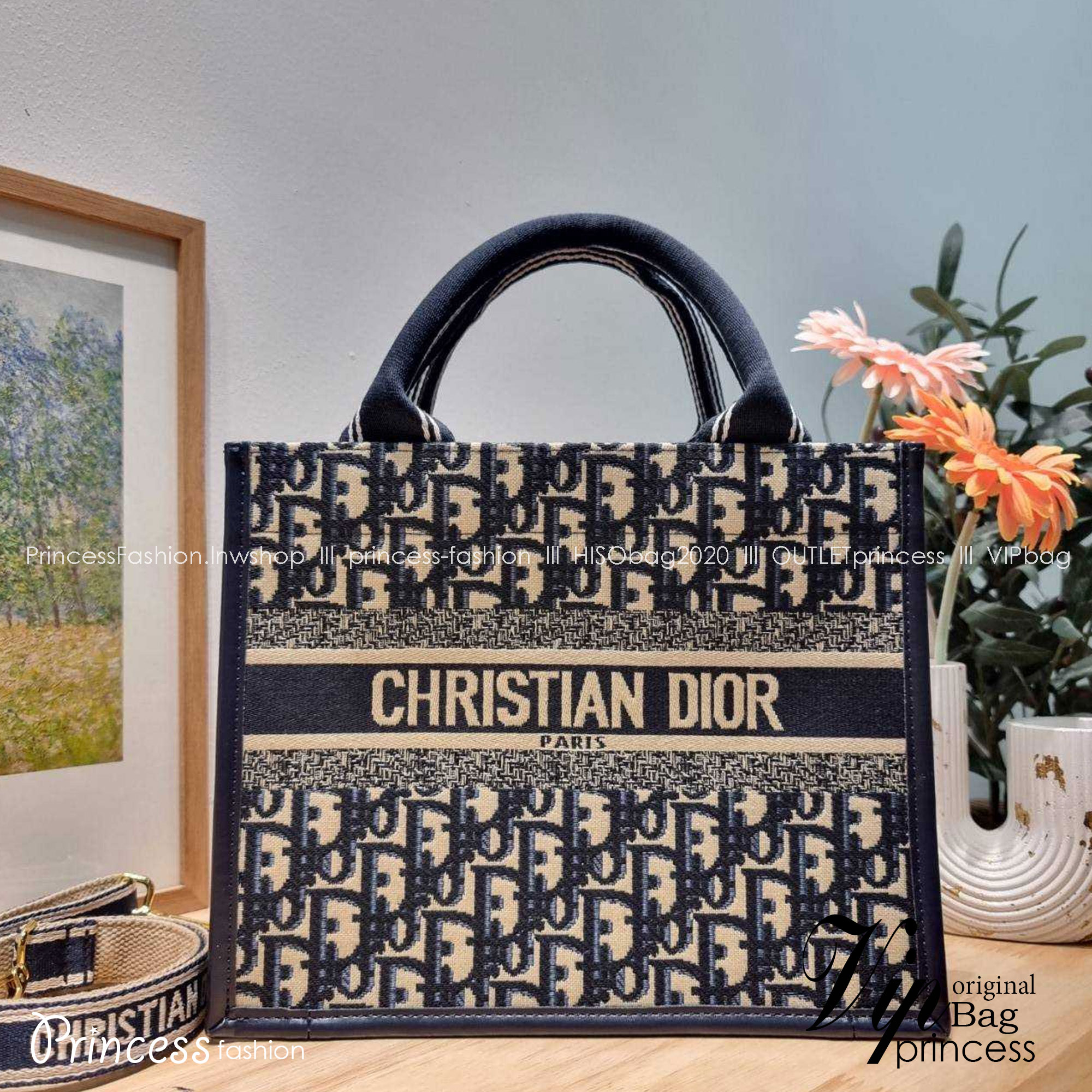 Dior small book tote bag กระเป๋าทรงโท้ทสุดฮิต ไซส์เล็ก ดีไซน์ใหม่ล่าสุด ที่มีทั้งความละมุนและหรูหรา เกรดออริ 1:1 ใช้งานต่างประเทศได้