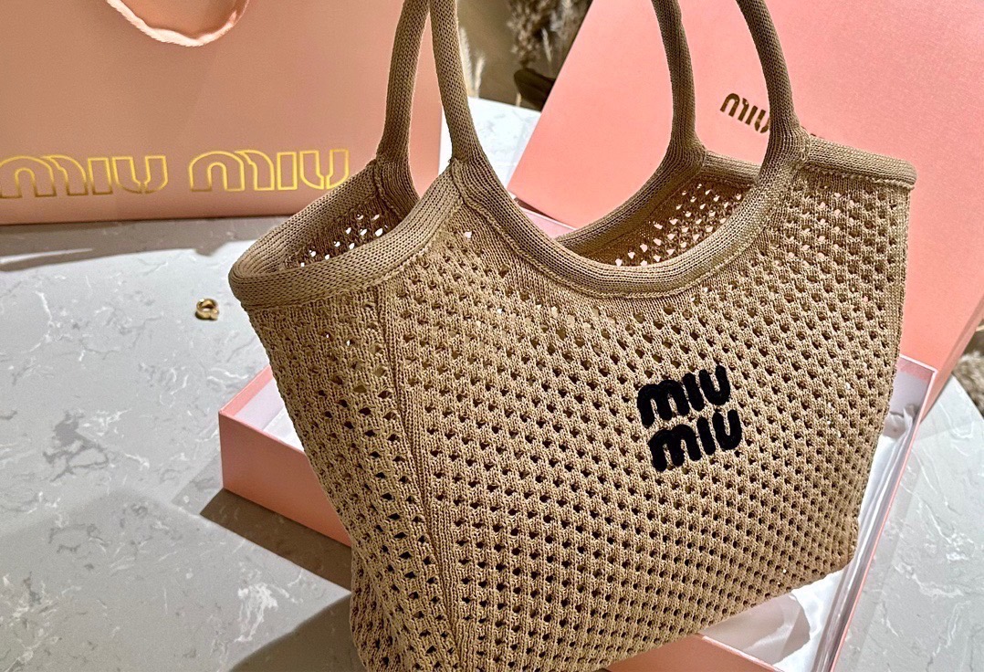 Miu Miu IVY Woven Fabric Tote Bag / Miu Miu Tote Bag กระเป๋าทรงโท้ท งานผ้าถักทอเป็นตาข่าย น้ำหนักเบา