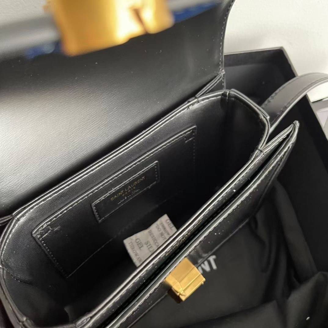 YSL Solferino crossbody bag 19cm คอลเล็คชั่นน้องโรเซ่ ROSE BLACKPINK ที่สุดแห่งความคลาสสิก เกรดออริจินอล หนังสวยมาก กระเป๋าสะพายรุ่นที่สาวๆ ทุกคนควรมีติดตู้ ภาพถ่ายจากงานขายจริง สวยตามรูป ไม่ผิดหวังค่ะ