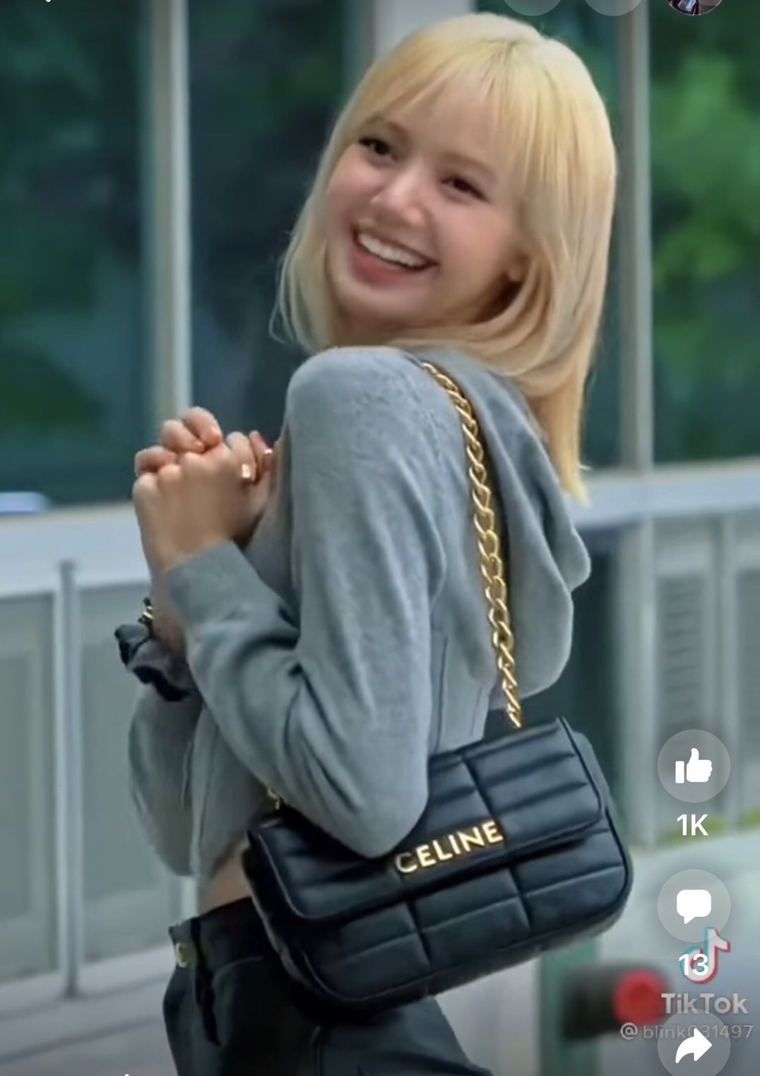 CELINE CHAIN SHOULDER BAG MATELASSE MONOCHROME ภาพสินค้าถ่ายจากงานขายจริง ใช้งานต่างประเทศได้