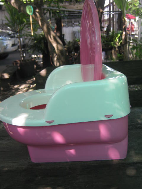 Baby Farlin กระโถนชักโครก สำหรับเด็ก 5 เดือนขึ้นไป ช่วยฝึกให้ลูกนั่งกระโถนค่ะ มือสองสภาพใหม่ค่ะ ไม่ได้ใช้