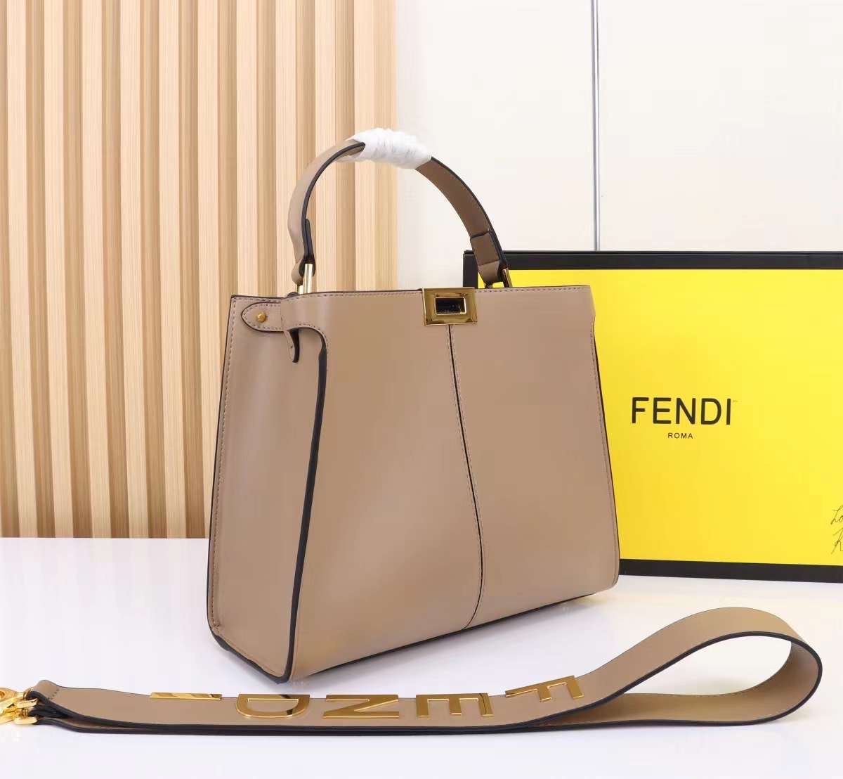 พร้อมส่ง 3 สี FENDI Peekaboo X-Lite Medium กระเป๋าสะพาย 🧡 เกรดออริจินอล 1:1 สลับแท้