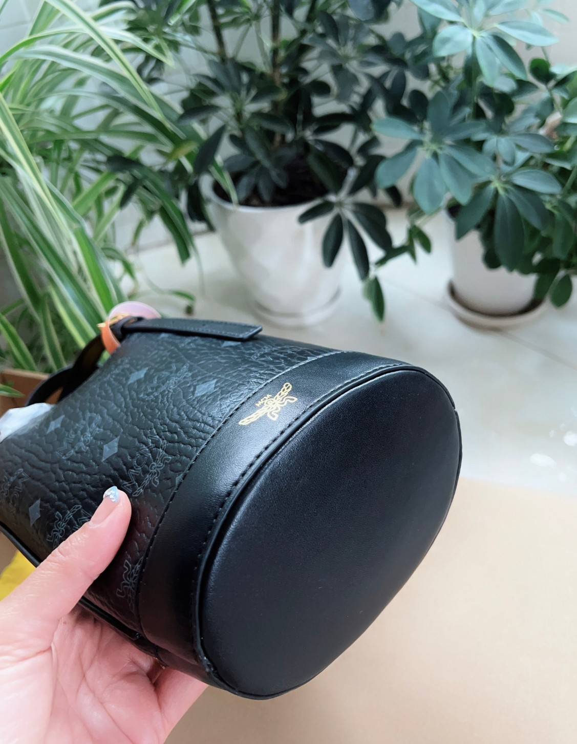 M.C.M AREN BUCKET TOTE IN VISETOS กระเป๋าทรงบัคเก็ต ขนาดกำลังสวย ไอเท็มใหม่ เกรดท็อปออริ 1:1 สลับแท้