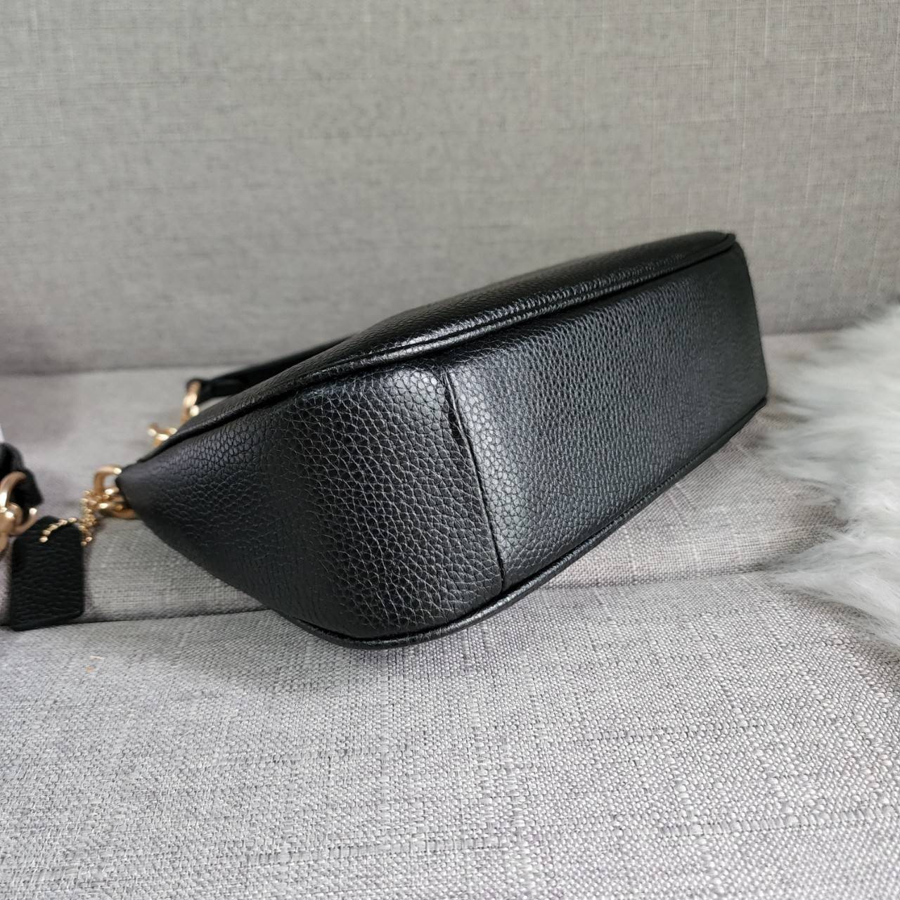 พร้อมส่งครบสี สวยทุกสีเลยค่า😘 ((CA173//CA209//CA548)) COACH TERI SHOULDER BAG 🔹กระเป๋าทรงพอช ในรูปแบบหนังแท้ หนังนิ่มสวยมากค่ะ