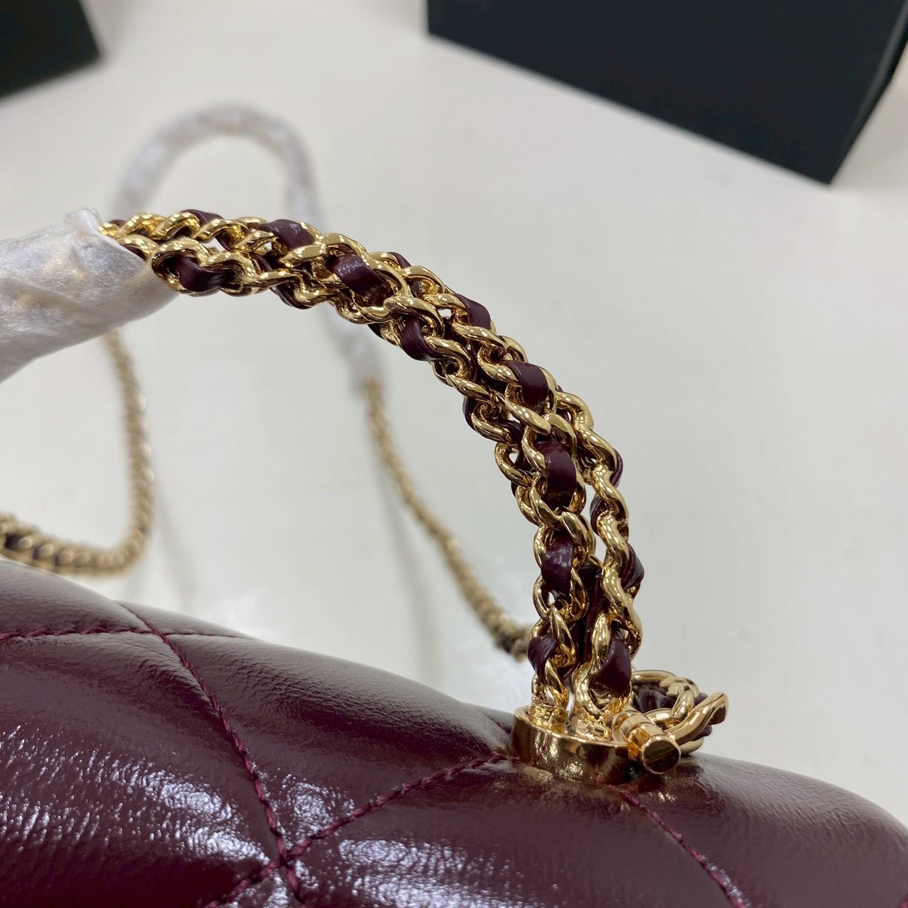 ORI หนังแท้ | Chanel Mini Flap Bag With Top Handle กระเป๋าสะพาย กระเป๋าถือพร้อมหูจับหรูหราร้อยโซ่สีทอง สายสะพายโซ่ ขนาดกะทัดรัดใช้งานง่าย