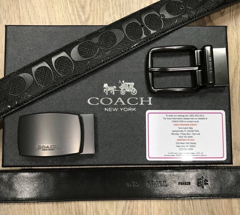 COACH BELT VALUE PACK BOX SET เซทเข็มขัด 2in1 Limited Edition จาก Coachในเซทมีหัวเข็มขัด2แบบ2สไตล์สวยน่าใช้ สายเข็มขัดสามารถกลับด้านใช้ได้2ด้านมี2ลายให้หนุ่มๆสลับใช้ได้ถึง4แบบในเซทเดียวไม่จำเจ สายเข็มขัดปรับระดับได้เจาะรูปเพิ่มได้ มาพร้อมกล่องเเละถุงกระดา
