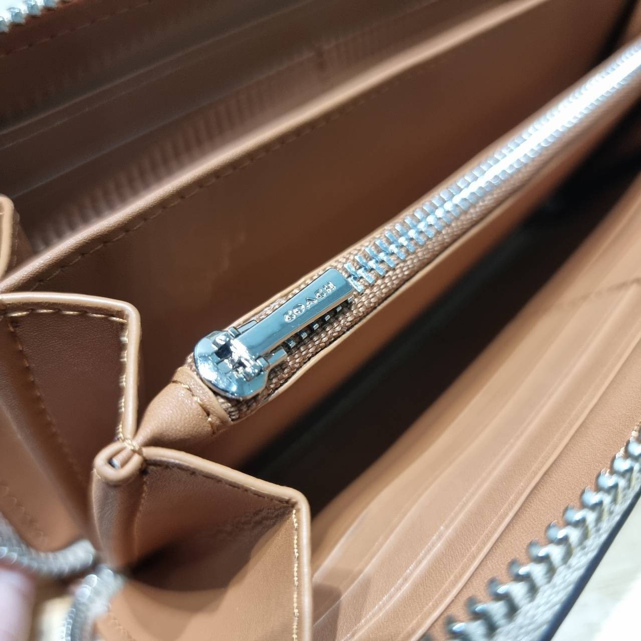 COACH LONG ZIP AROUND WALLET WITH FLORAL PRINT CJ373 / CR930 กระเป๋าสตางค์ใบยาวลายดอกไม้สดใส เกรดท็อปออริ เกรดดีสุด สลับแท้ 1:1 ใช้ต่างประเทศได้