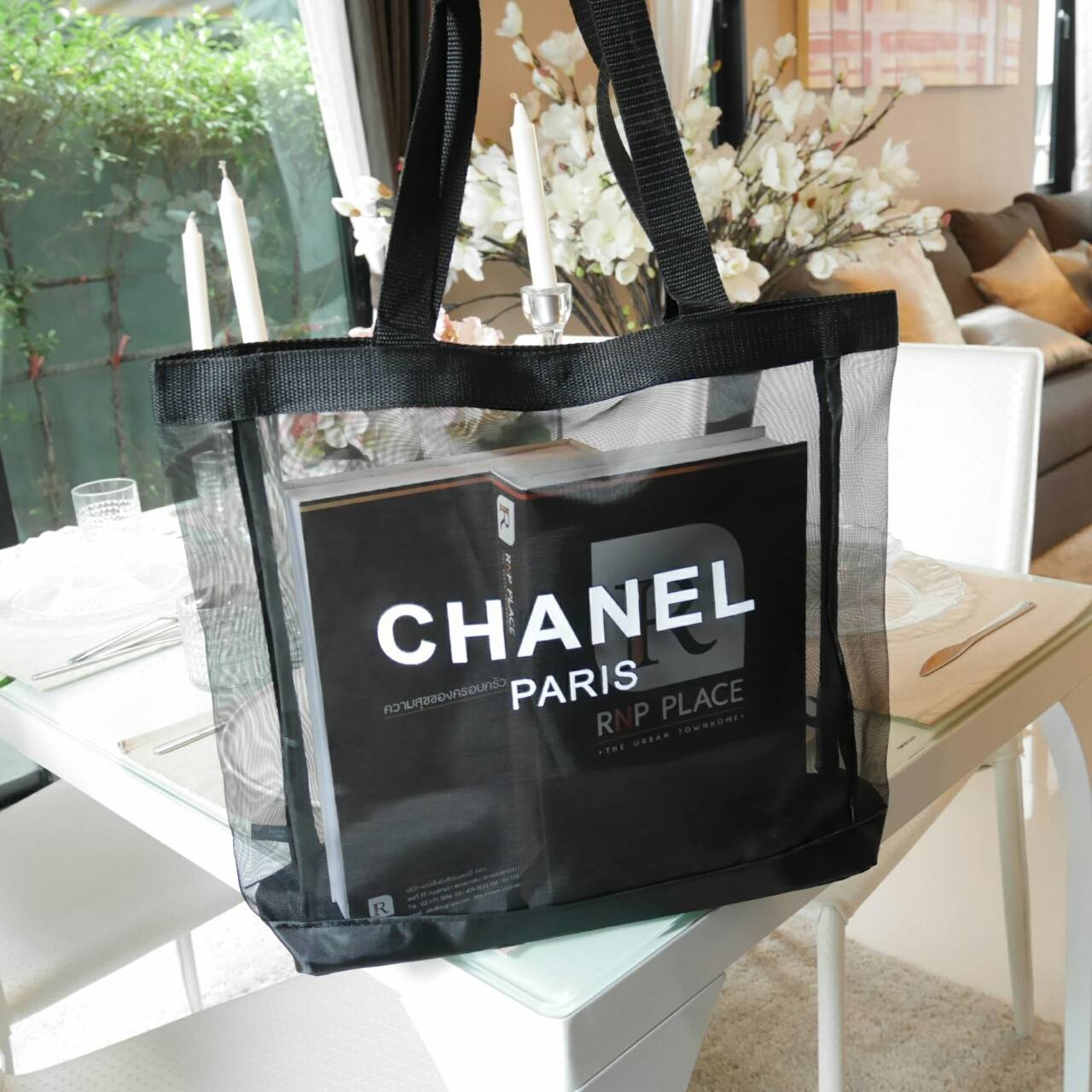 MUST HAVE! Chanel Cosmetic Shopping Bag กระเป๋าสะพายใบใหญ่ VIP Gift With Purchase Limited Edition พรีเมี่ยมกิ้ฟของแท้จาก Chanel Cosmetic Counter ใบใหญ่วัสดุ Nylon โปร่งลายทางปั้มโลโก้แบรนด์ เปิดปิดด้วยแถบแม่เหล็กซ่อนด้านในปากกระเป๋าบุที่ฐานเพื่อรับน้ำหนัก