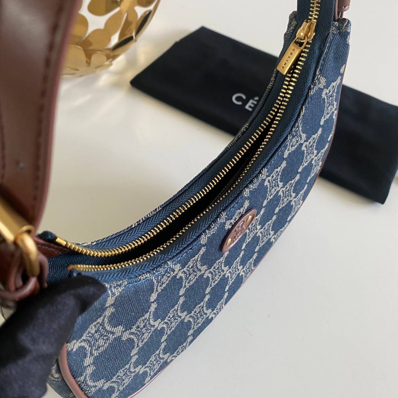 พร้อมส่งที่ไทย!! ที่นี่ที่เดียว Celine Pre-Owned Paris Macadam shoulder bag สีลายใหม่มีจำนวนจำกัด