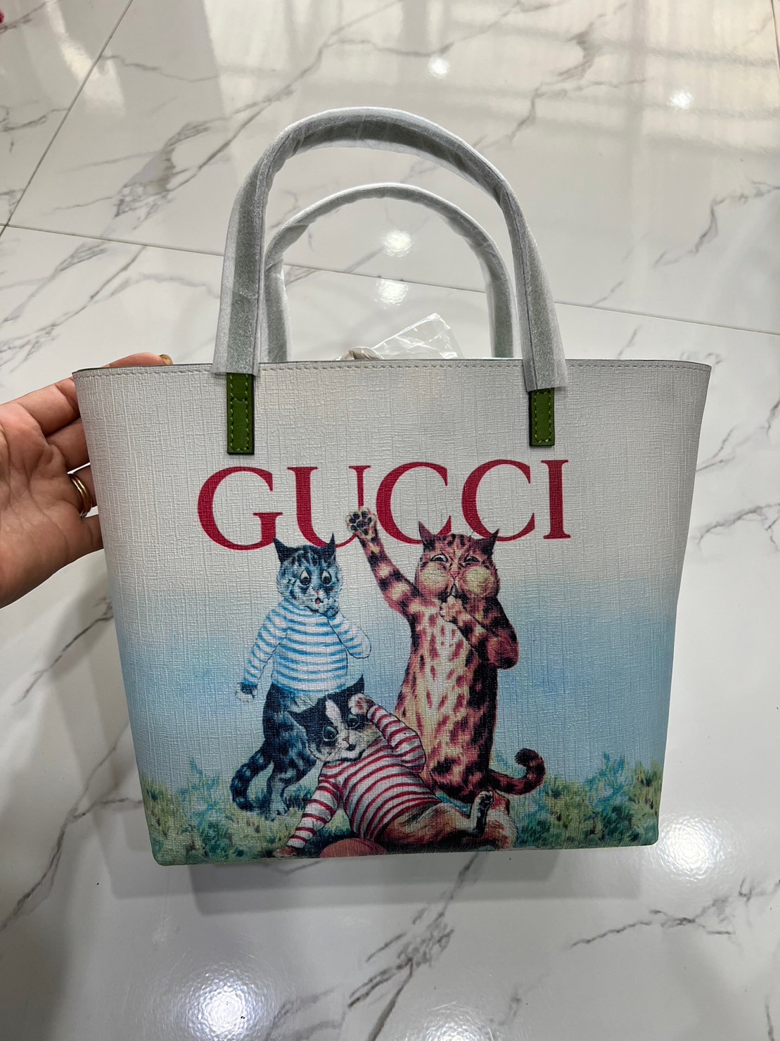 GUCCI Children's tote bag / Gucci kid tote / Gucci bag พร้อมส่งสต๊อกแน่น กับกระเป๋าโท้ทคิดท์ ไซส์น่ารักน่าใช้ ฮอตไม่หยุด เด็ดทุกดีไซน์ มีลายเข้าใหม่มากกว่าในรูปนะคะ
