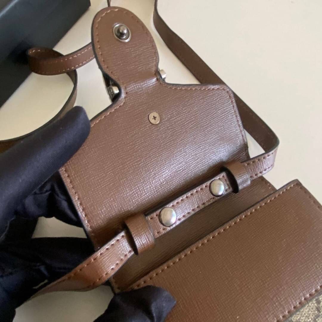 VIP GIFT 】GUCCI Dionysus mini phone bag พร้อมส่ง จัดมาให้แล้วนะจ๊ะ ใครหาอยู่มาทางนี้ได้เลย กระเป๋าใส่โทรศัพท์ ใส่กระเป๋าสตางค์ ใส่ลิปสติก ขนาดmini น่ารักมาก ด้วยความคลาสสิคเข้ากับรูปทรงที่ทันสมัย ไม่มีไม่ได้แล้วจร้า