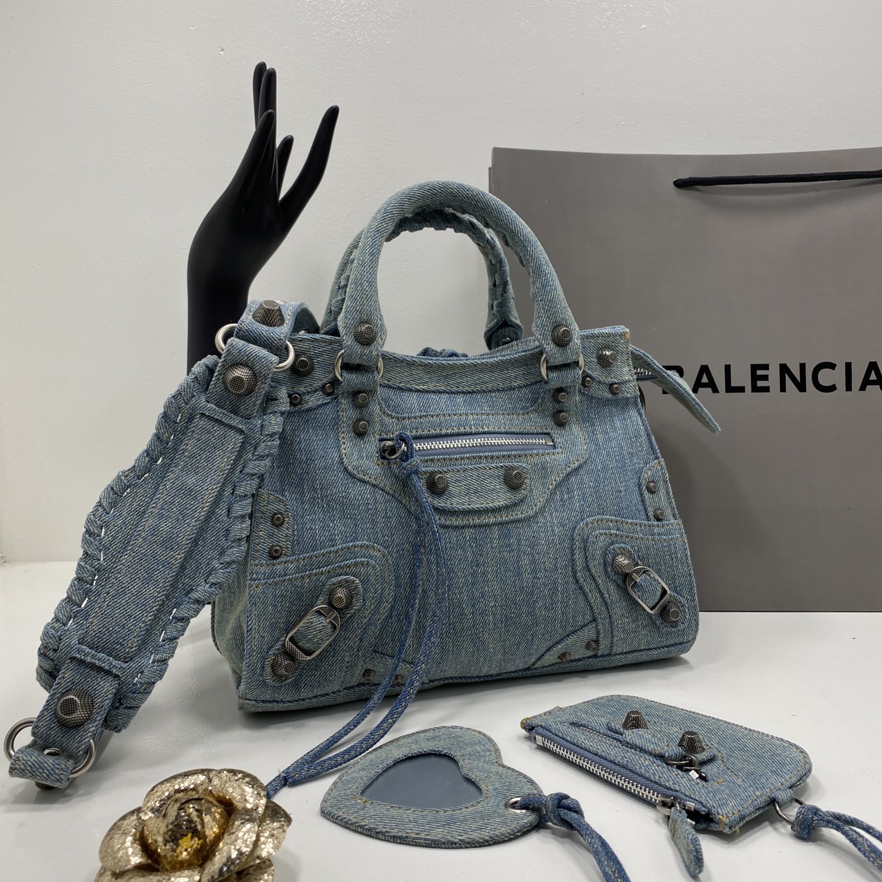 Balenciaga NEO CAGOLE XS HANDBAG DENIM IN BLUE aged-silver hardware กระเป๋าสะพายเดนิม สวยเท่ เกรดออริ 1:1 สลับแท้ ใช้งานต่างประเทศได้