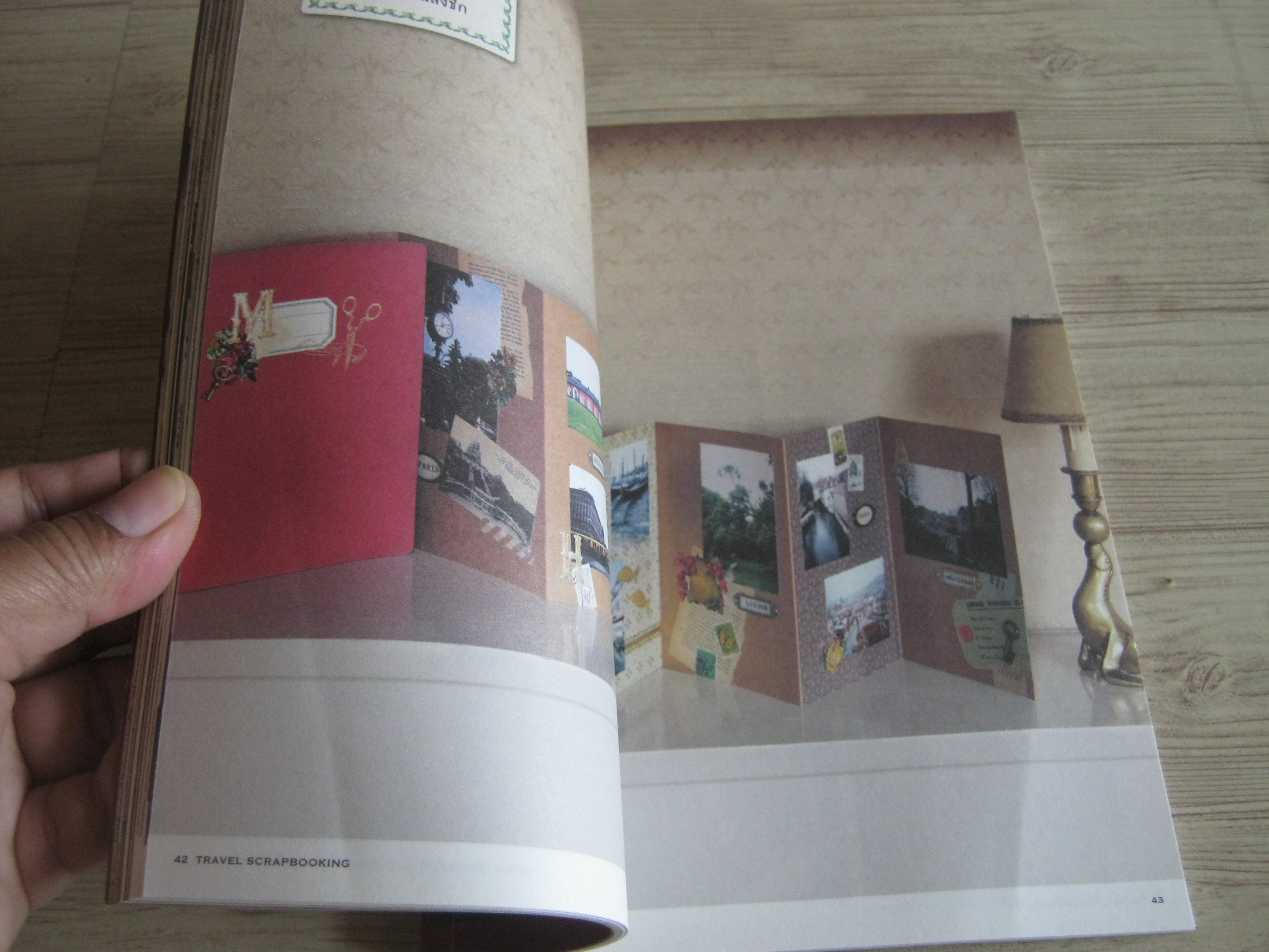 SCRAPAHOLIC BOOK Edition de Paris บัณฑิตา ธนาภพ แปล