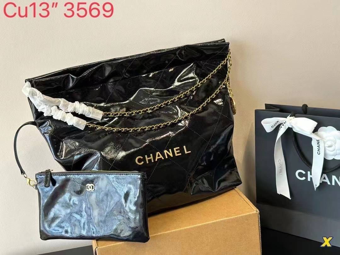 Chanel ss22 Logo CC shopping tote bag Metallics Color คอลสีใหม่เงางาม เข้าแล้วปังๆ หรูหรา สวยเลิศไปเลยค่า กระเป๋าทรงโท้ทที่มาแรงที่สุดในตอนนี้ก็คือรุ่นนี้เลย ใช้งานง่ายรุ่นนี้สามารถใช้ได้ทั้งผู้หญิงและผู้ชายน้า