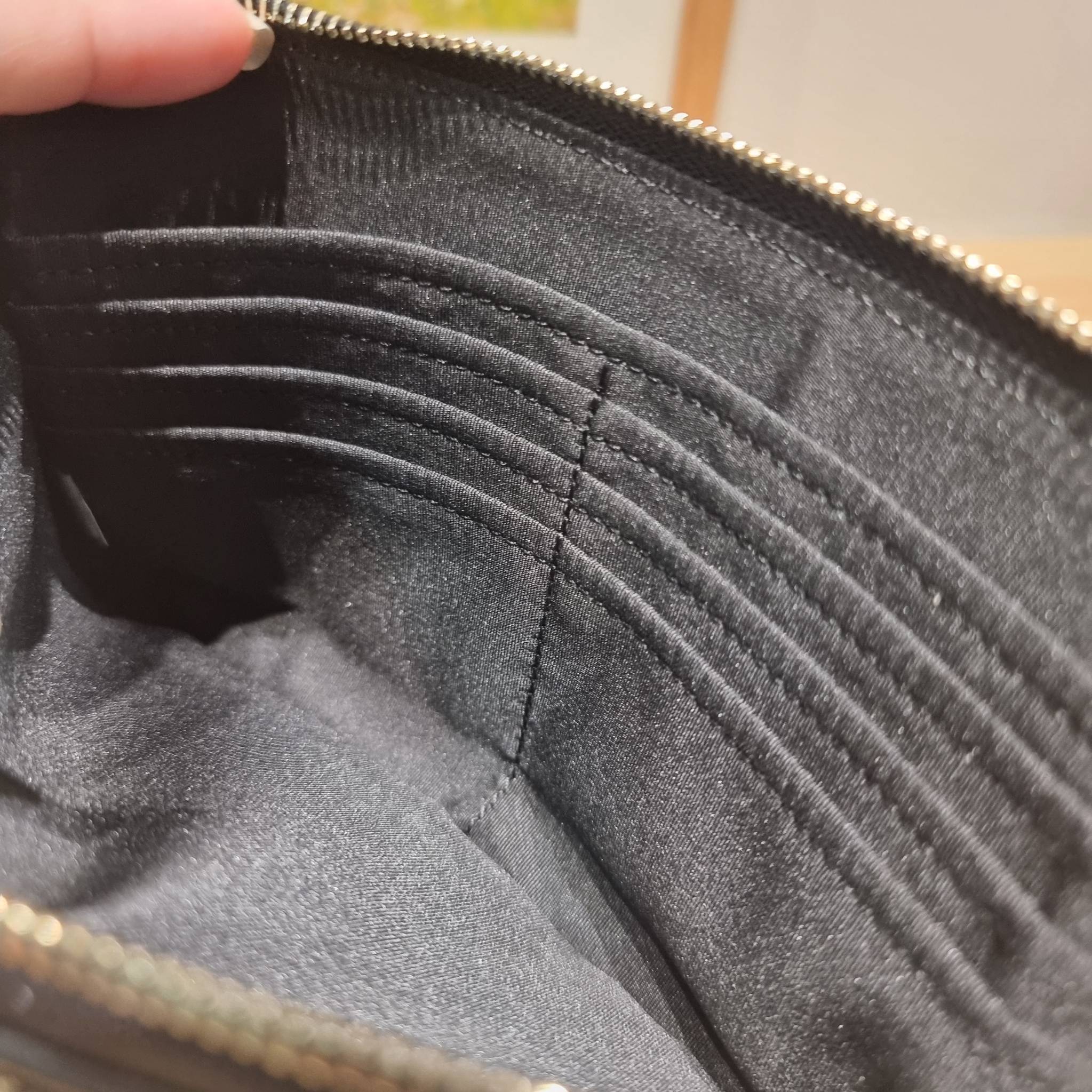 COACH DOUBLE ZIP WALLET IN SIGNATURE CANVAS / C5576 / C5610 / C7313 พร้อมส่ง 8 สี ใหม่ล่าสุด คอล 2023 กระเป๋าคล้องมือใบใหญ่ ดีไซน์ใหม่เล่นระดับ เพิ่มลูกเล่นและดีเทลให้ดูน่าใช้ยิ่งขึ้น