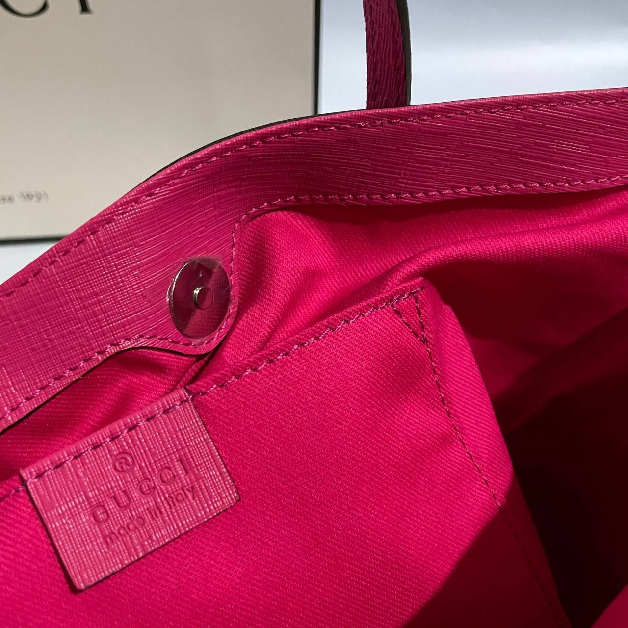 VIP 】Animal-Friendly Gucci Kid GG Supreme Tote Bag งานหนังแท้ทรงตั้งสวย ขนาดกะทัดรัด จุของได้เยอะ ใช้ได้ทั้งเด็กและผู้ใหญ่ น่ารักมากค่ะ