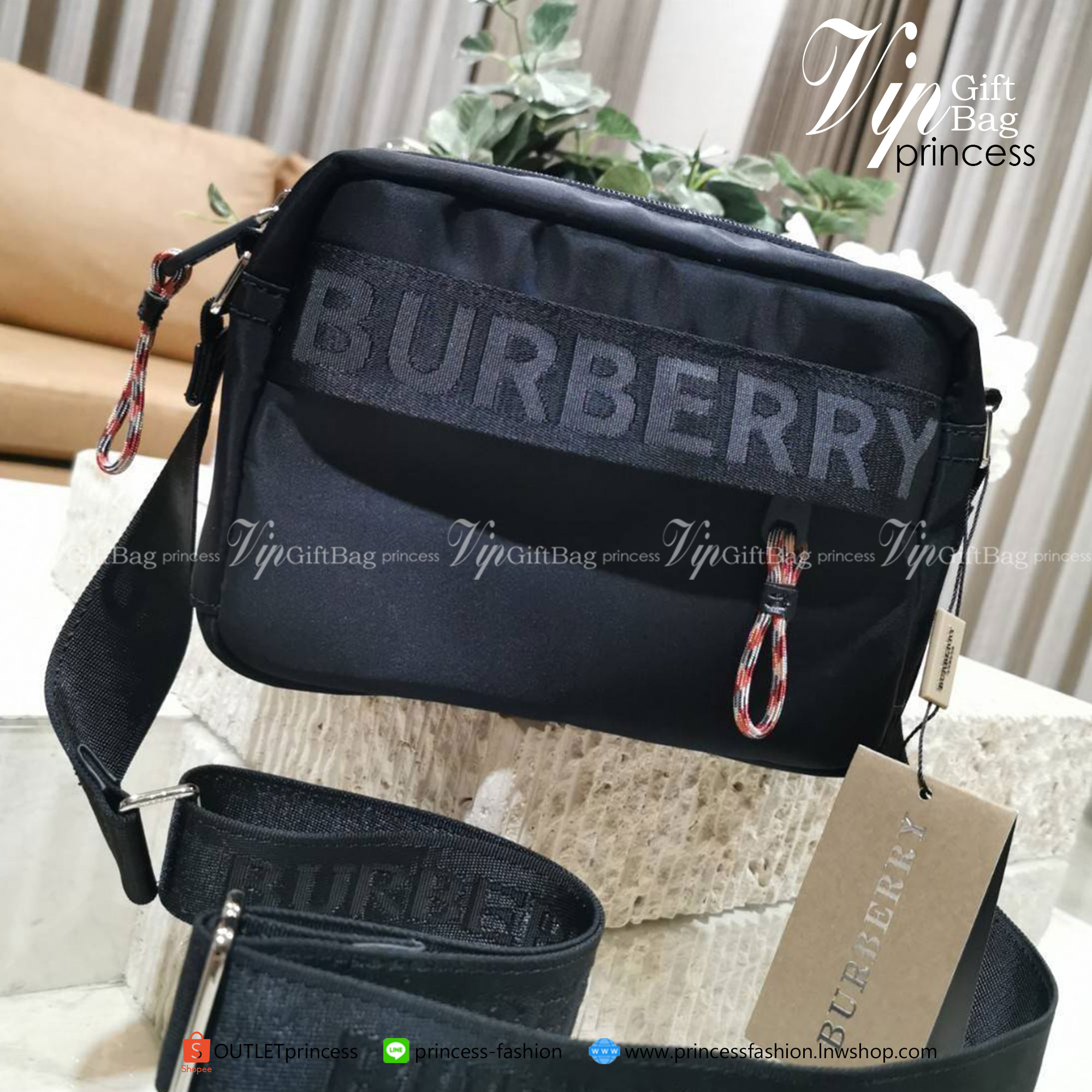 พรีเมี่ยมกิ๊ฟแท้ 100% BURBERRY FRAGRANCES BAG VIP GIFT WITH PURCHASE (GWP)