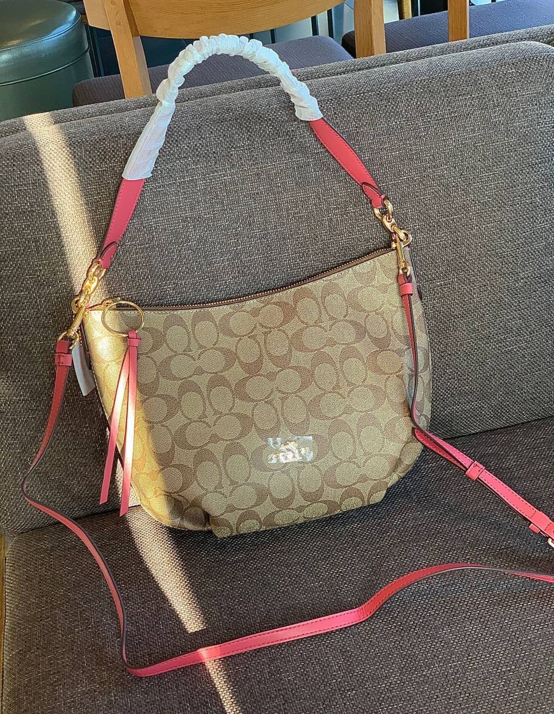 OUTLET 】ปรับราคาลง ได้ไปไม่ผิดหวังแน่นอนจ้าา💥 Coach Pebble Leather Small Skylar Hobo Shoulder Bag((90738)) พร้อมส่งที่ไทย ล่าสุด! กระเป๋าหิ้ว//สะพายข้างได้ ทรงน่ารัก ละมุน หนังแท้ หนังนิ่มมือดีมาก หลงรักแน่นอนค่าา! เปิดปิดกระเป๋าแบบซิปมีพู่ห้อย ใช