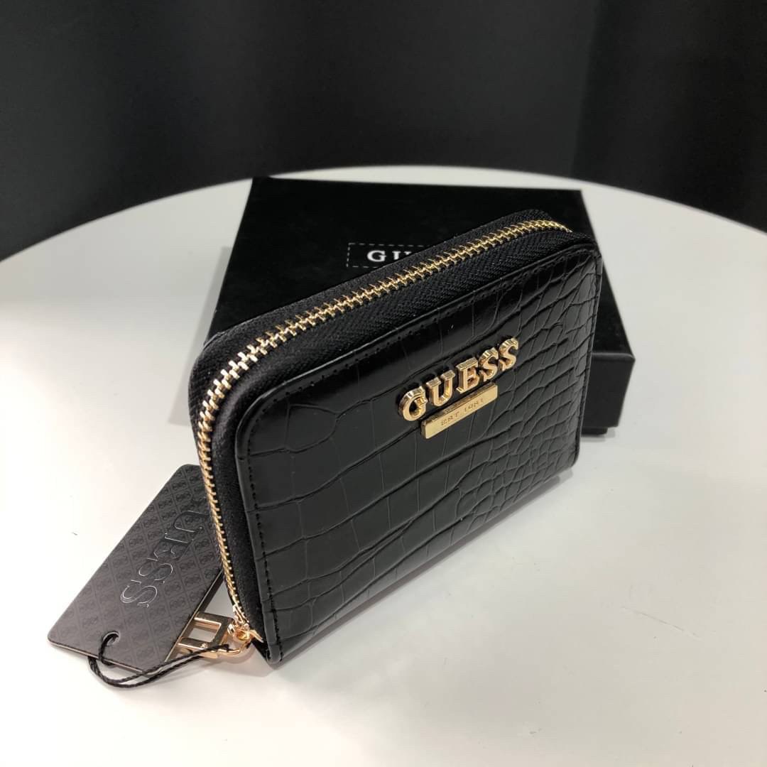 GUESS Basic Women Small Wallet กระเป๋าสตางค์แบบสั้น อะไหล่ทอง หนังปั้มลายสวยหรู
