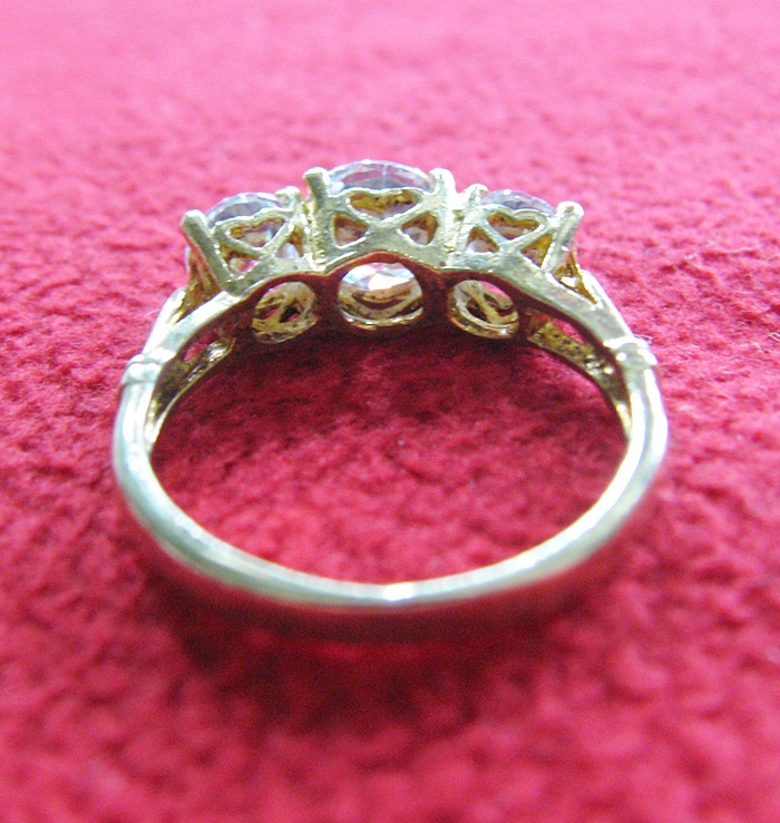 แหวนเพชรทองเหลือง แบบ7(เพชรกลม3เม็ด)ค่ะ