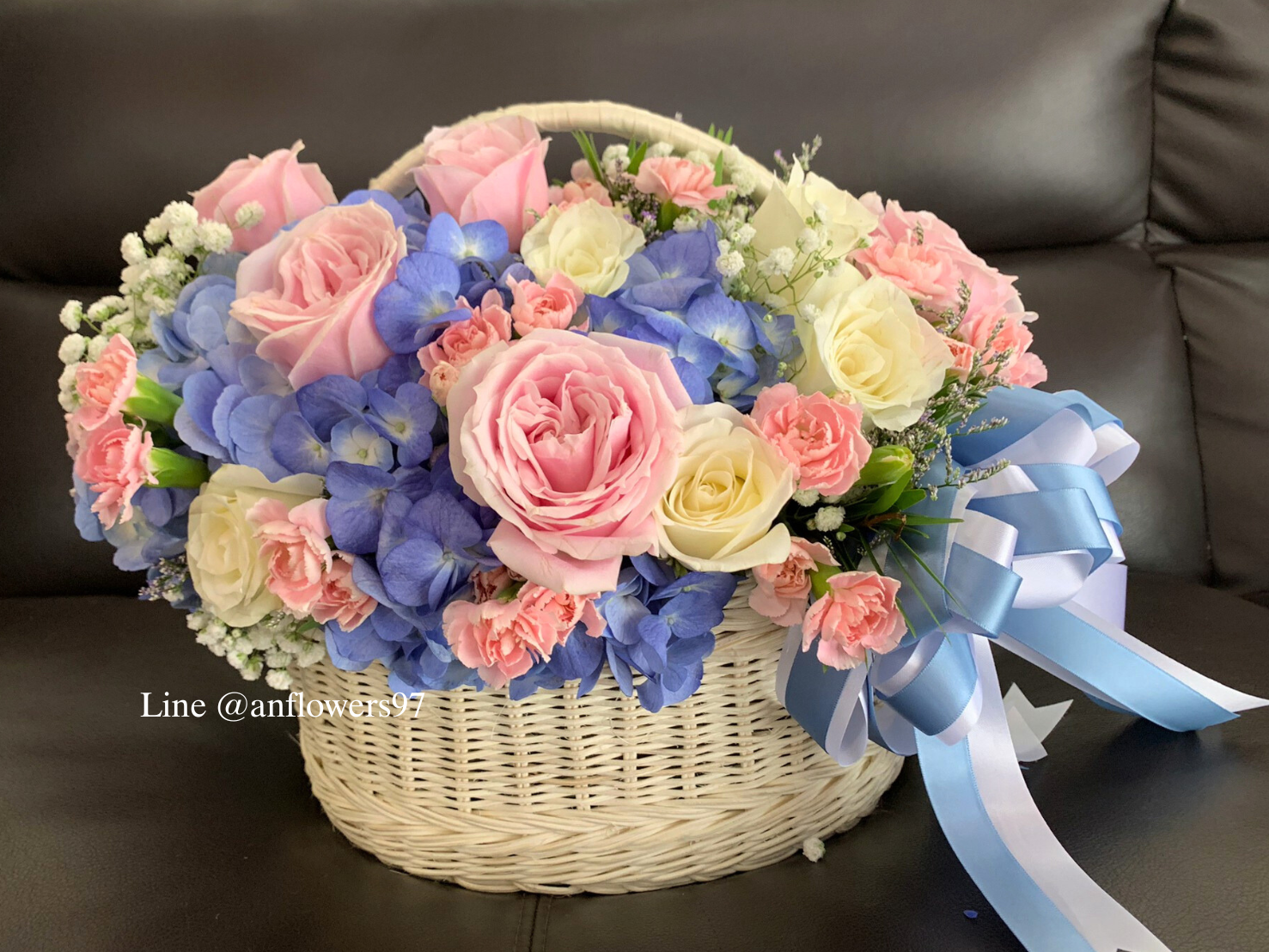 กระเช้าดอกไม้สด กระเช้าดอกไม้ Flower basket ตระกร้าดอกไม้