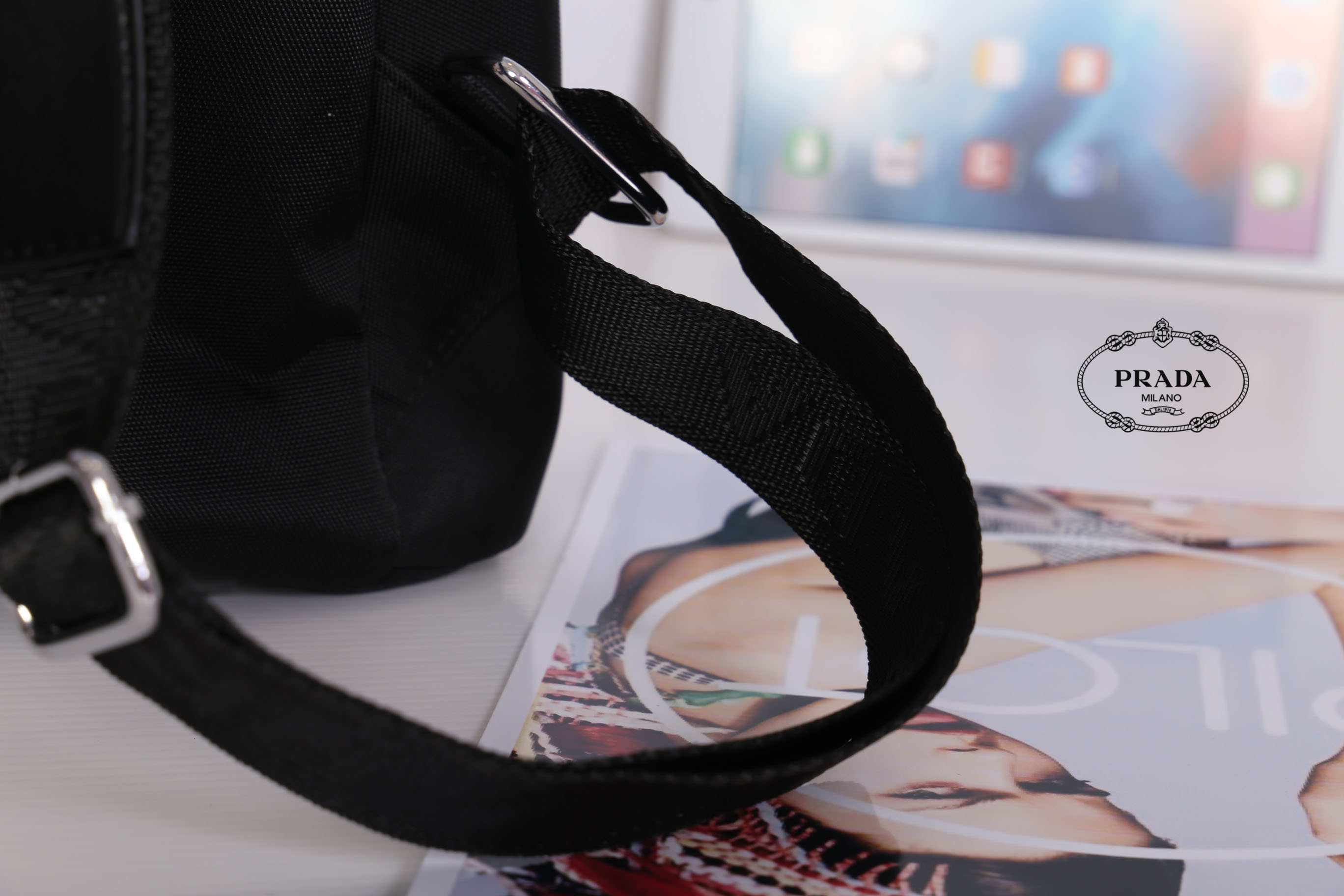 PRADA NYLON BACKPACK กระเป๋าเป้ Limited edition VIP Gift With Purchase (GWP) จากเคาน์เตอร์แบรนด์วัสดุ Nylon&Polyester เนื้อหนาคุณภาพดี น้ำหนักเบา ด้านหน้าประดับโลโก้แบรนด์ เปิดปิดด้วยซิป หูจับคุณภาพดีแข็งแรง สายสะพายหลังลายแบรนด์เลื่อนปรับได้ ด้านในโล่งกว