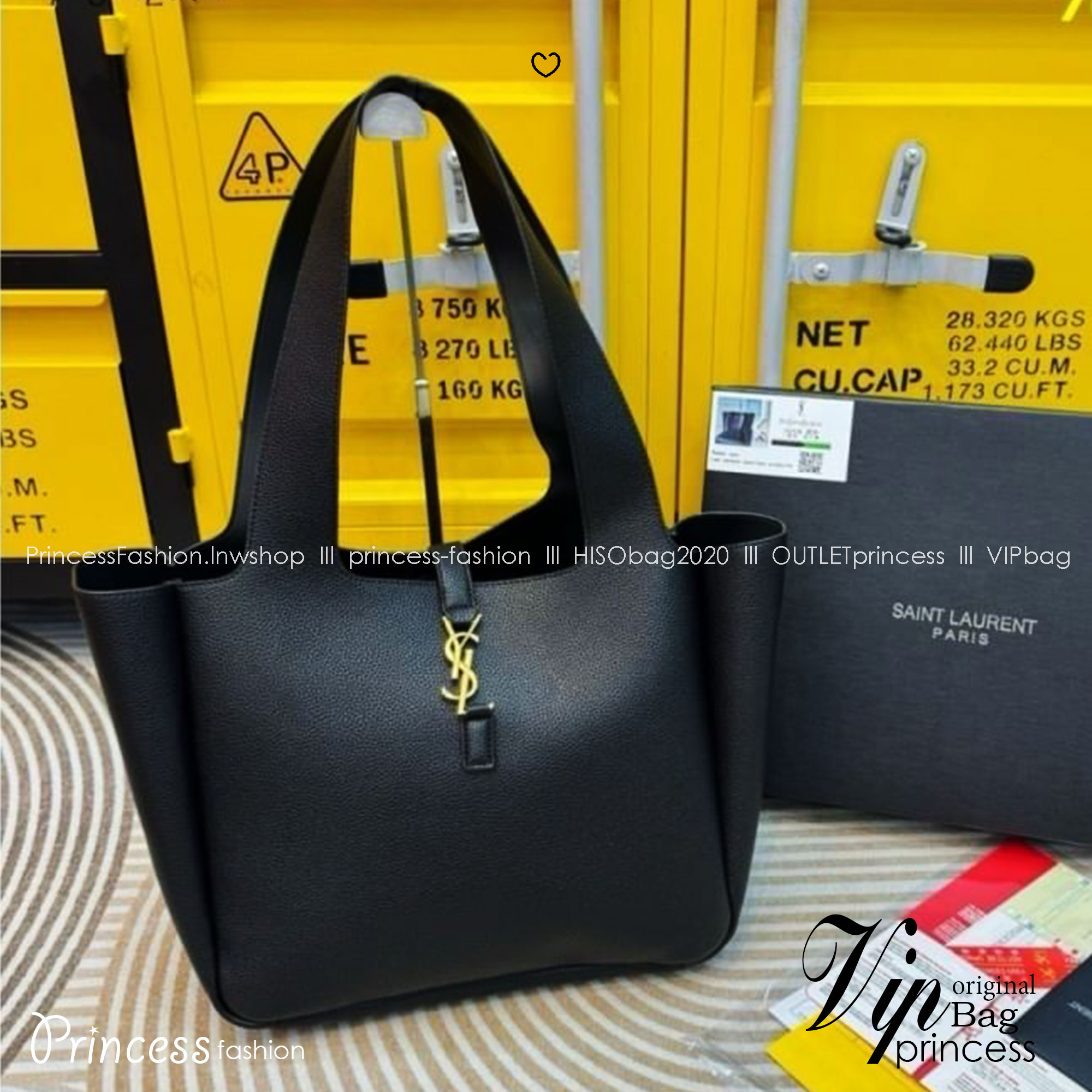 YSL Le 5 À 7 Bea Leather Tote Bag กระเป๋าทรงโท้ทงานหนังเต็มใบ สวยเด่นเป็นเอกลักษณ์มาก ดีไซน์เรียบแต่มากมีอยู่จริง สวยดูแพง ที่ไม่มีตอนนี้คือพลาด
