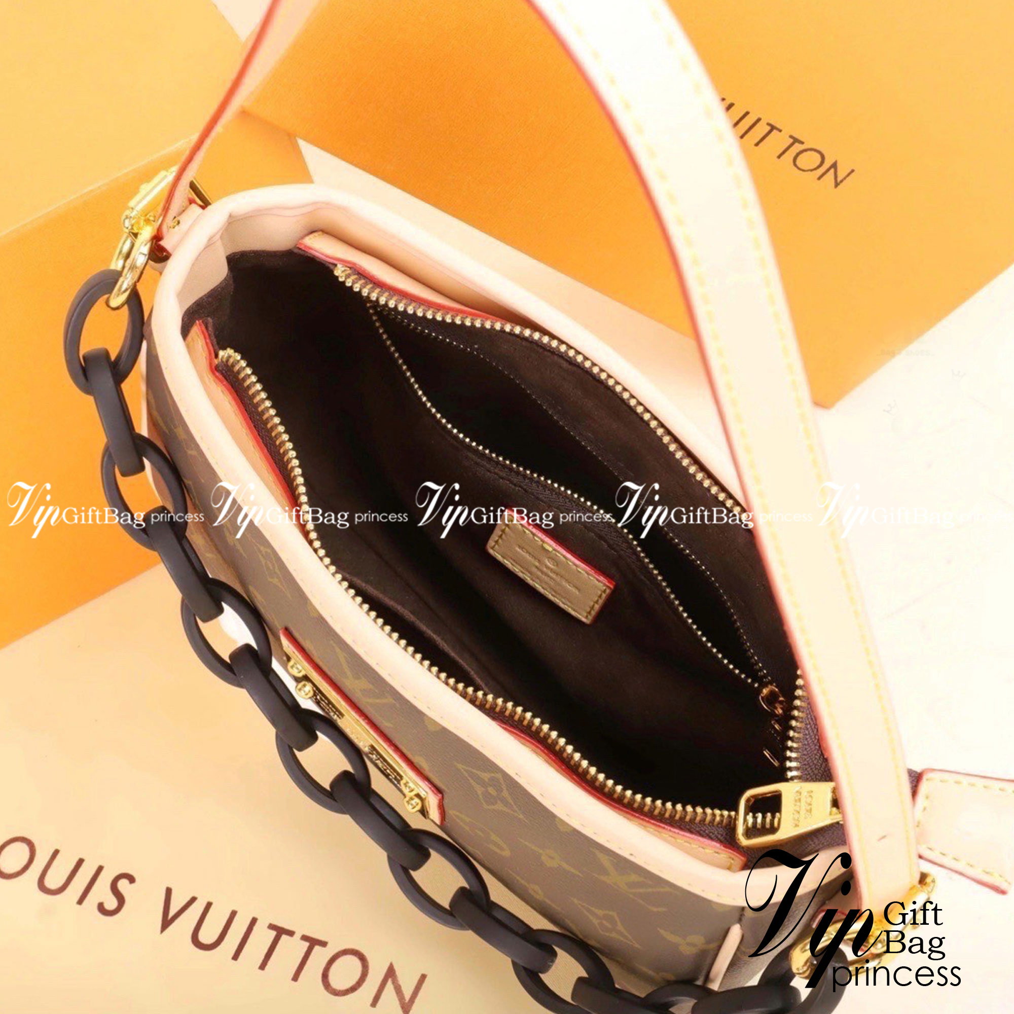 LV CROSSBODY BAG / LV POCHETTE Bag รุ่นใหม่ล่าสุด กระเป๋าสะพายงานหรูหราและมีสไตล์ สวยปังมั้ยไหว ใบจริงสวยมากกกก ได้สวยก่อนใคร ต้องจัดแล้วจ้าคอลเลคชั่นใหม่ล่าสุด ดีไซน์ไซส์กะทัดรัด เหมาะกับการเก็บของสำคัญของสาวๆ ได้อย่างมั่นใจ สะพายได้แบบคล่องตัว ทรงสวย ให
