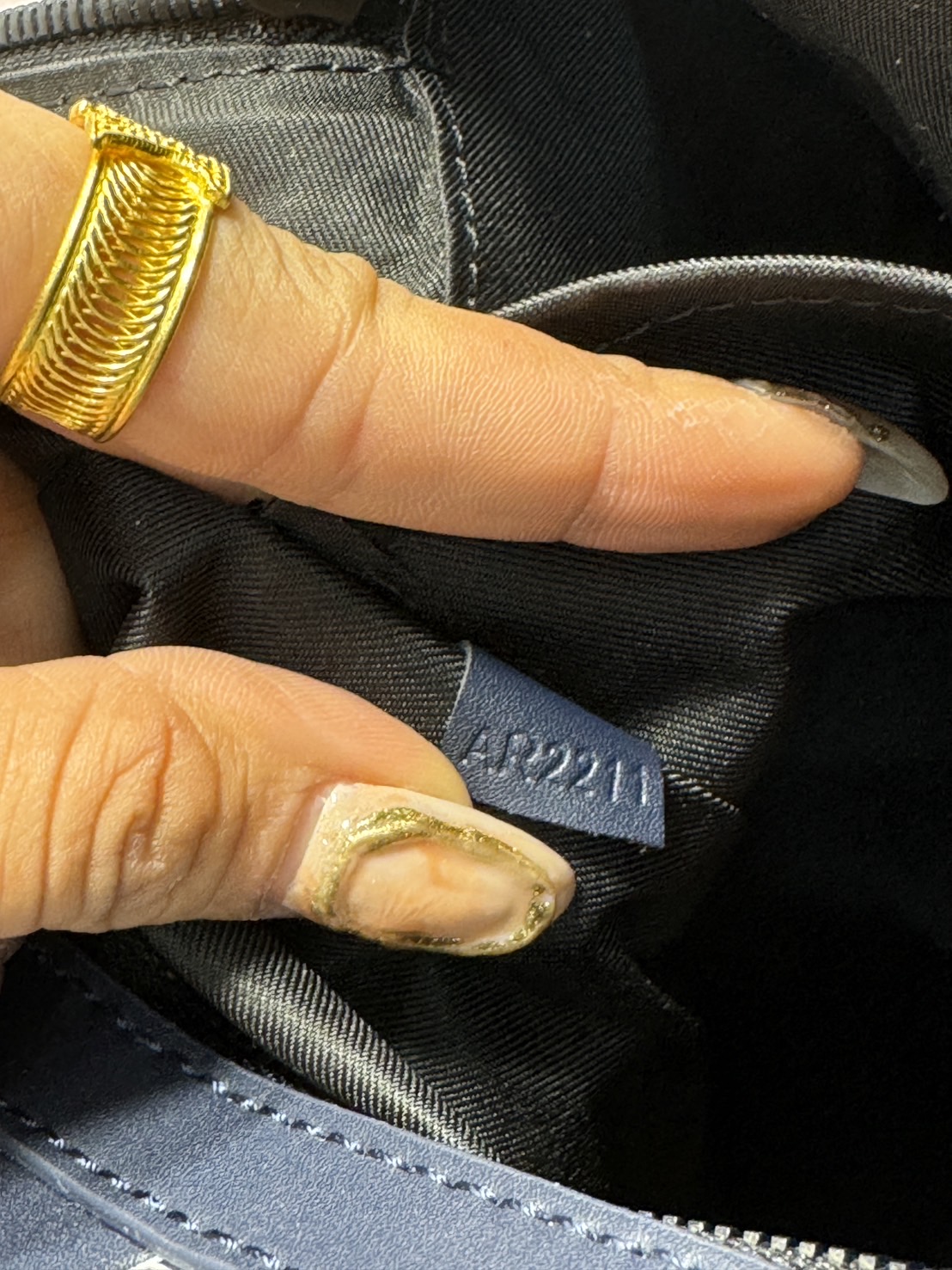 LV Discovery Backpack Monogram Shadow Leather / LV Backpack กระเป๋าเป้สะพายหลัง เท่ๆ คูลๆ ที่ดูแพงที่สุด งานสวยเป๊ะ จุของได้เยอะ ใช้ได้ทั้งชายหญิง หนังแท้ เกรดออริ เทียบแท้ 1:1 ใช้งานต่างประเทศได้