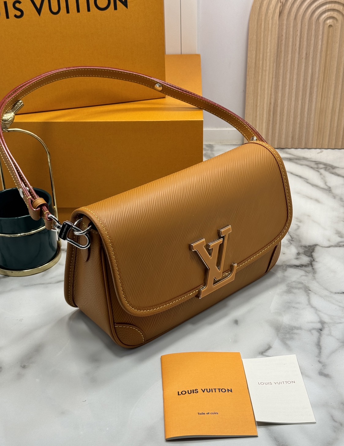 เกรดเทพ Top ORI | LV Buci bag Epi leather grain pattern / lvdiane กระเป๋าสะพายหนังแท้ลายเกรน เกรดดีสุด 🤍 เกรดเทพออริจินอล เทียบแท้ 1:1 ใช้งานได้ทั่วโลก