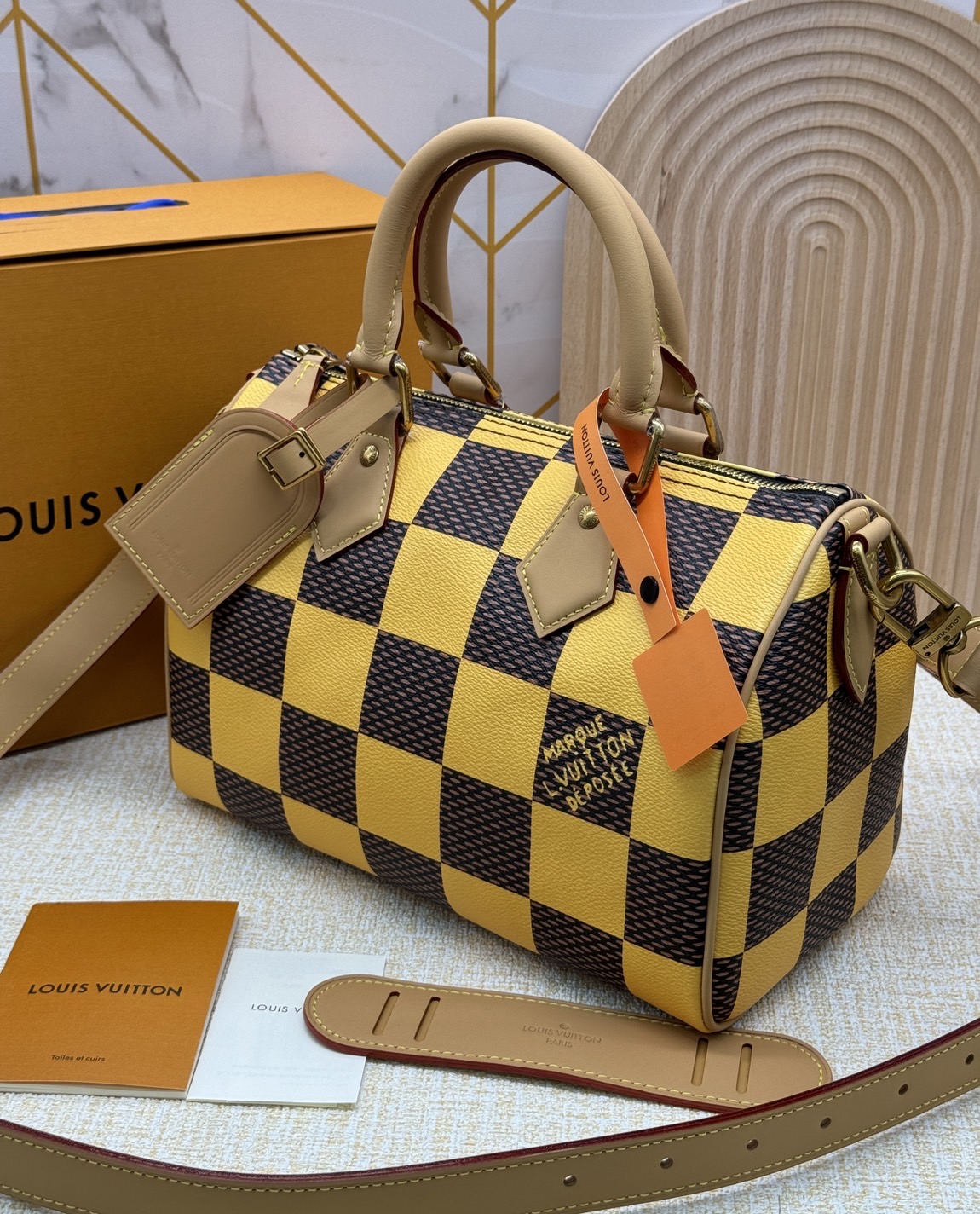 TOP ORI สลับแท้ 1:1 ผ่านทุก ตม LV Speedy 25 Bandoulière Damier Pop กระเป๋าสะพายสปีดี้สีใหม่ Jaune Mat ราพุ่งไปแล้ว หลังจากตะลิชถือ