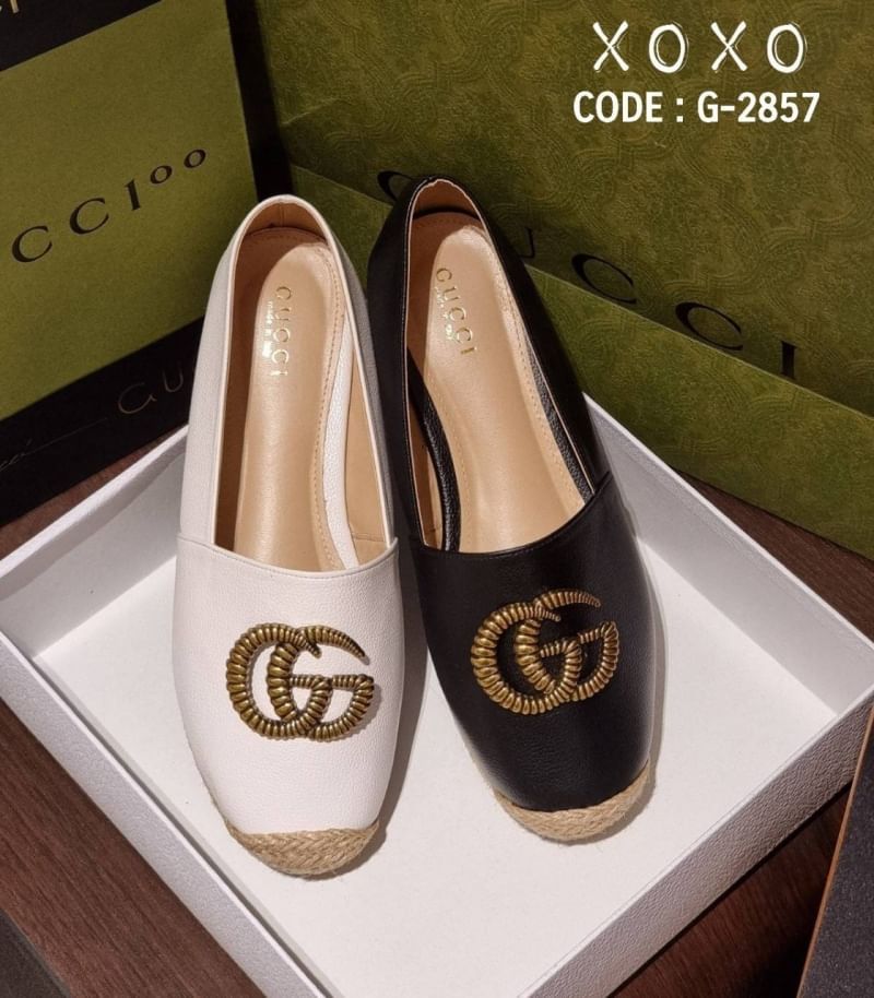 Gucci คัชชู หน้ายู ใส่สบาย น้ำหนักเบา วัสดุหนัง PU ด้านบนติดโลโก้แบรนด์ สวย หรู ดูแพงเกินราคาขาย