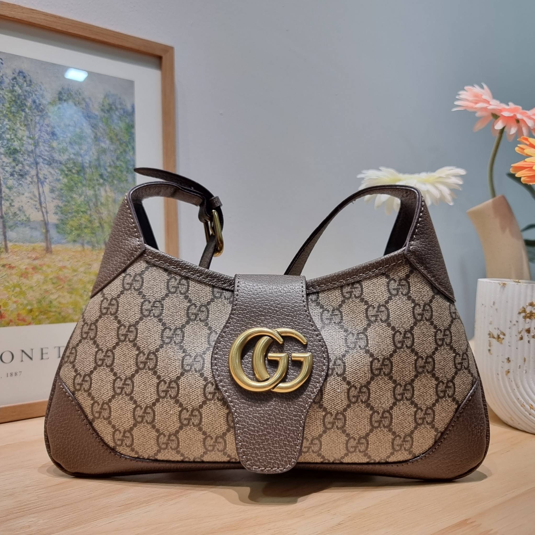 GUCCI Aphrodite small shoulder bag / GG shoulder bag / GUCCI BAG พร้อมส่งที่ไทย กระเป๋าสะพายไหล่ รูปทรงเก๋ ผสานดีไซน์ของความคลาสสิคได้อย่างลงตัว