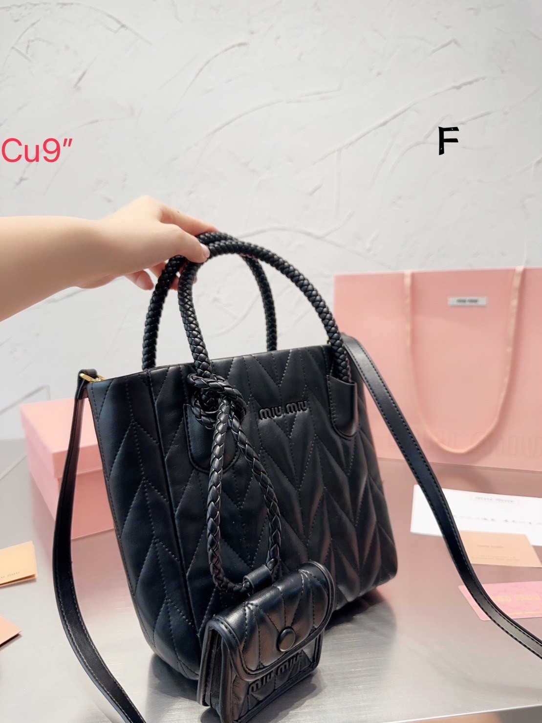 MIU MIU Tote candy color handbag / MIU MIU BAG พร้อมส่ง 4 สี กระเป๋าทรงโท้ท พร้อมใบเล็ก น่ารักน่าใช้ให้ความละมุน ลุคคุณหนูน่ารักสุดๆ ค่ะ