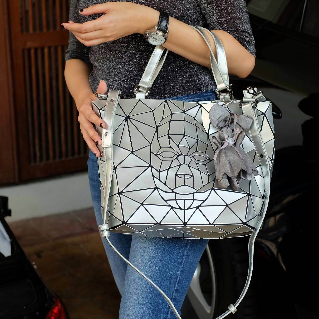 ห้ามพลาดเลยค่า ได้ ลายใหม่ Limited มาจำนวนจำกัด 💕ทรงสุดฮิตจากแบรนด์ David Jones ใบนี้ มาพร้อมกับน้องกระต่ายสีเข้า set กับกระเป๋าคะ กระเป๋า ทรง Tote ตัวกระเป๋าเย็บติด ด้วยแผ่นอคิลิค สุดหรู ดีไซน์เกร๋ **จุดเด่นที่ น้ำหนักเบา สามารถ ถือ หรือ สะพายไหล