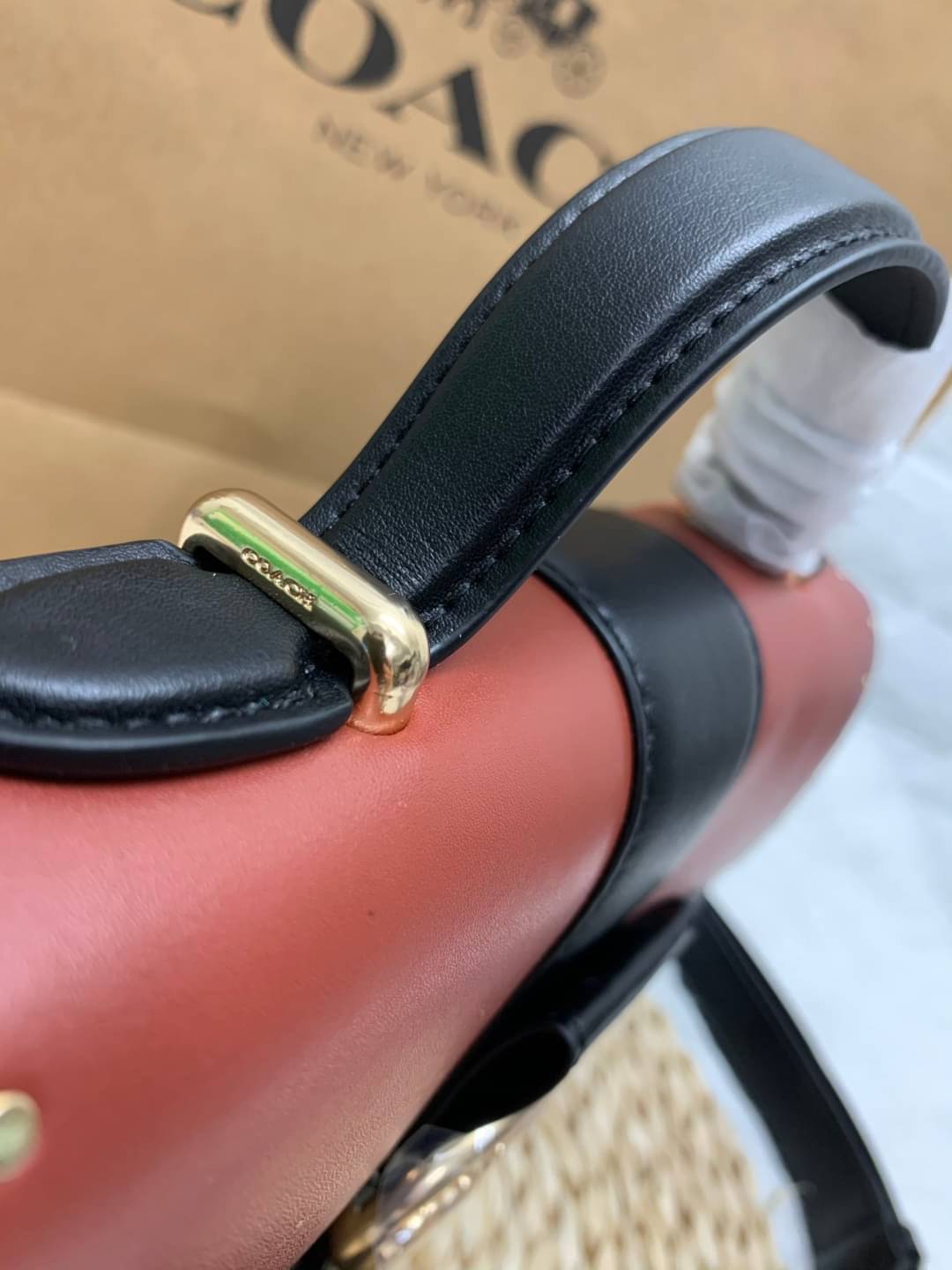 ของแท้ 💯% COACH SMALL GEORGIE TOP HANDLE IN BLOCKED SIGNATURE CANVAS ((6504//0468)) กระเป๋าหิ้ว//สะพายข้างได้ วัสดุหนังแท้