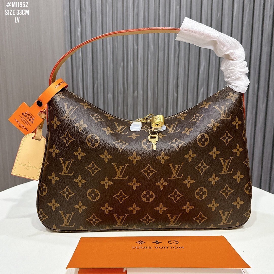 LV Slouchy PM bag กระเป๋าสะพายทรงโฮโบดีไซน์คลาสสิค ใบใหญ่กำลังสวย โดดเด่นด้วยรูปทรงเป็นเอกลักษณ์ ใช้งานได้สะดวกคล่องตัว เหมาะสำหรับพกพาเดินทางและใช้งานได้ทุกวัน ลายโมโนแกรมแคนวาสสุดไอคอนิก เสริมความสง่างามด้วยอะไหล่สีทอง งานจริงสวยมาก แนะนำค่ะ