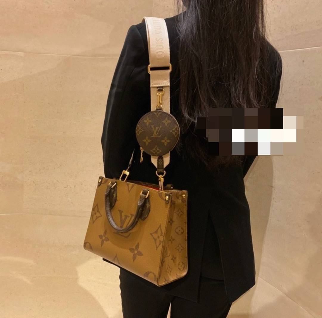 LV Onthego Small Bag กระเป๋าทรงโท้ทดีไซน์ใหม่ พร้อมสายสะพายสปอร์ตและใบลูก LV small tote with strap โทนสีคลาสสิคใช้งานง่าย ตอบโจทย์ได้ทุกลุค ทุกสไตล์