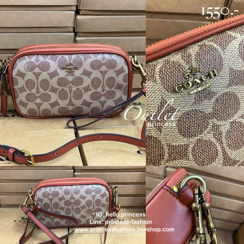 COACH CROSSBODY CLUTCH IN SIGNATURE BAG 💋รุ่นฮิต+สีหายากค่ะ!! กระเป๋าสะพาย+คล้องมือได้ วัสดุหนังแท้ผสมpvcค่ะ มีช่องซิปคู่ ภายในช่องใส่มือถือได้ทุกรุ่น;กระเป๋าเงินใบสั้นได้ ใส่ของจำเป็นสาวๆได้ครบค่ะ มีช่องเสียบบัตร2ช่อง และช่องโล่งให้ใส่ของจุกจิกค่